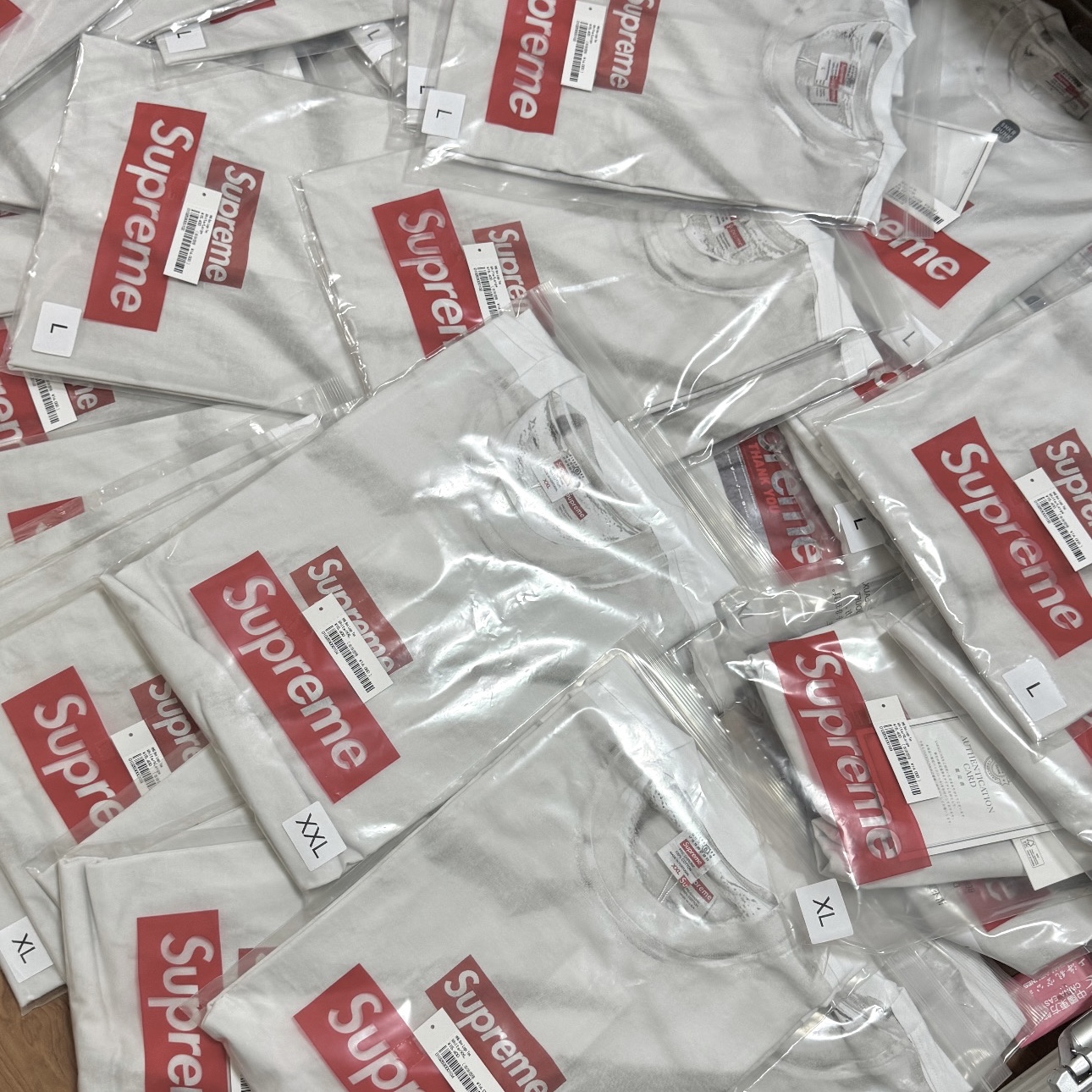 Supreme x MM6 Maison Margiela Box Logo T-Shirt White - 24SS 착용 스타일