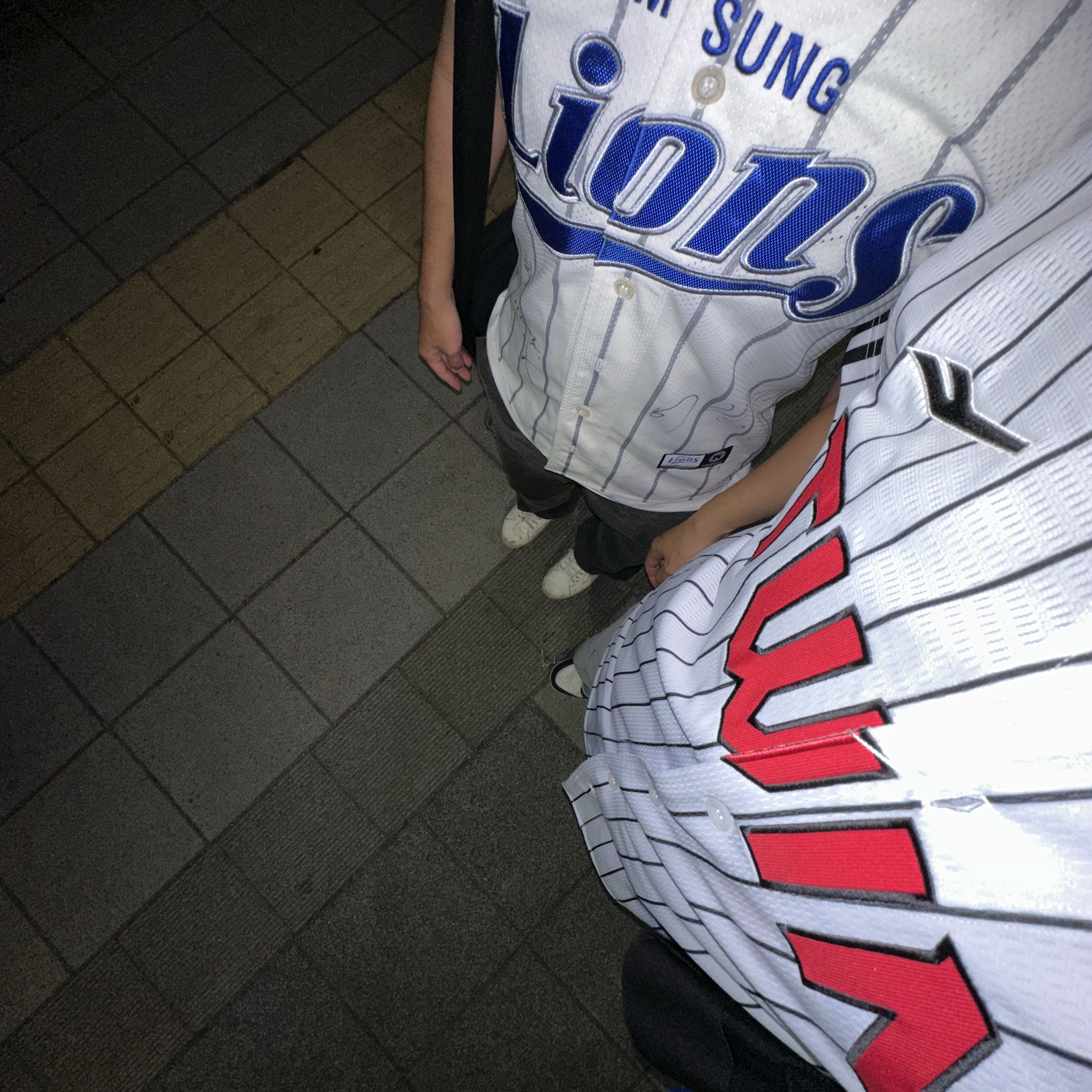 LG Twins x Prospecs 2023 Authentic Home Uniform White (Non Marking Ver.) 착용 스타일 - 4