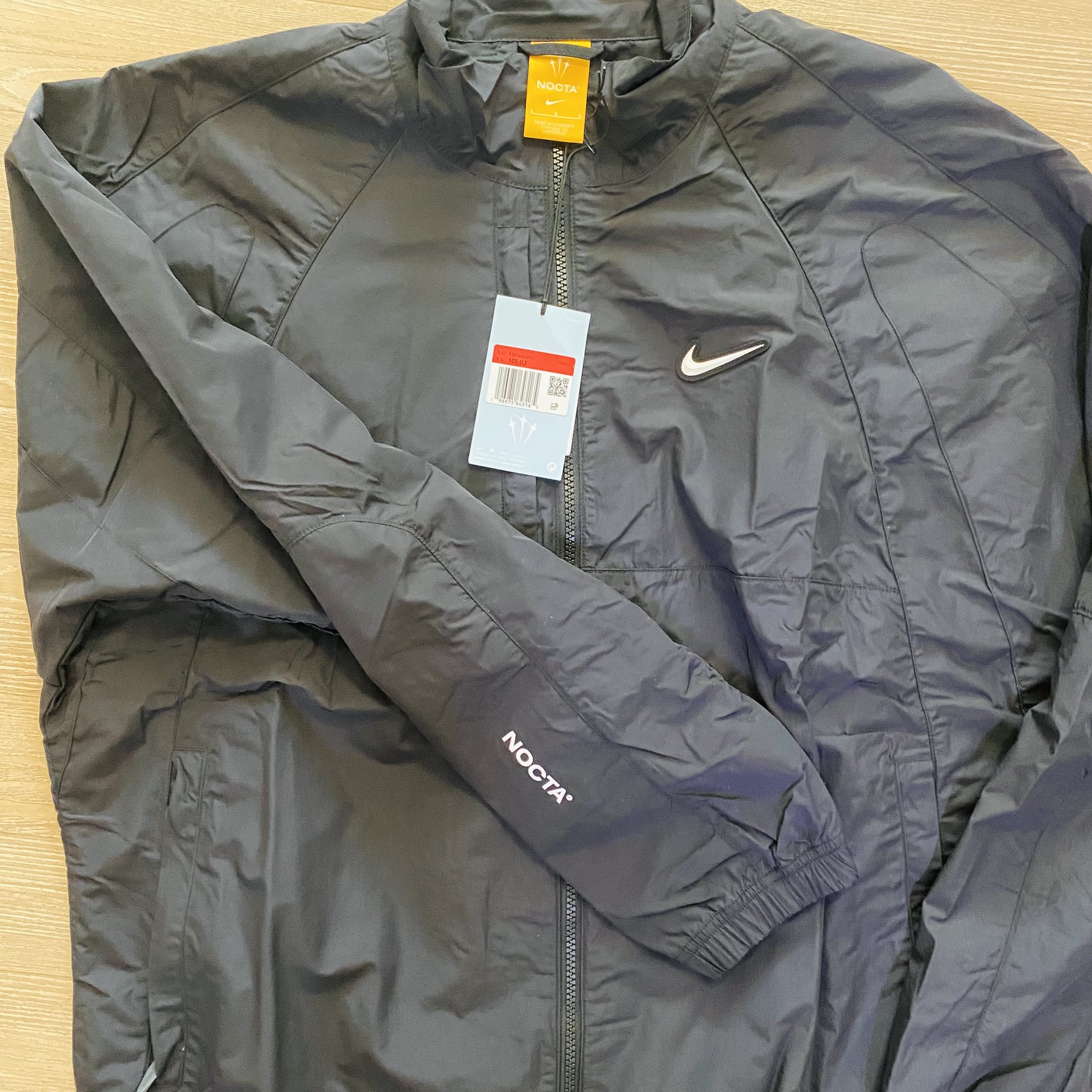 Nike x Drake Nocta Nylon Track Jacket Black (FN7666-010) 착용 스타일