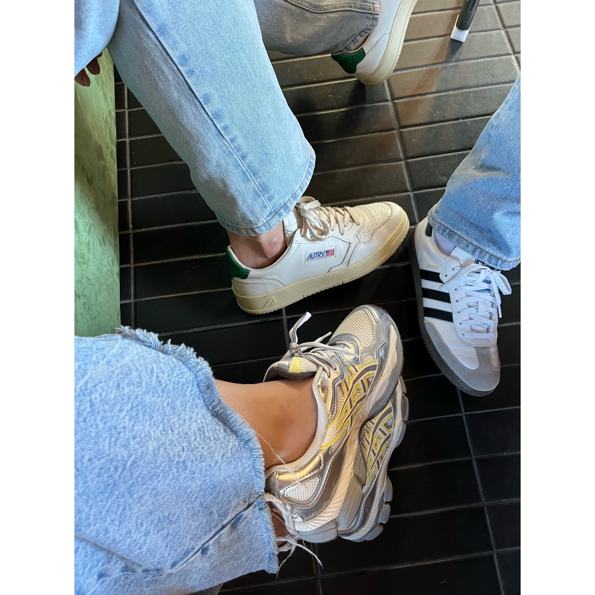 (W) Asics x Emmi Gel-NYC White Huddle Yellow 착용 스타일