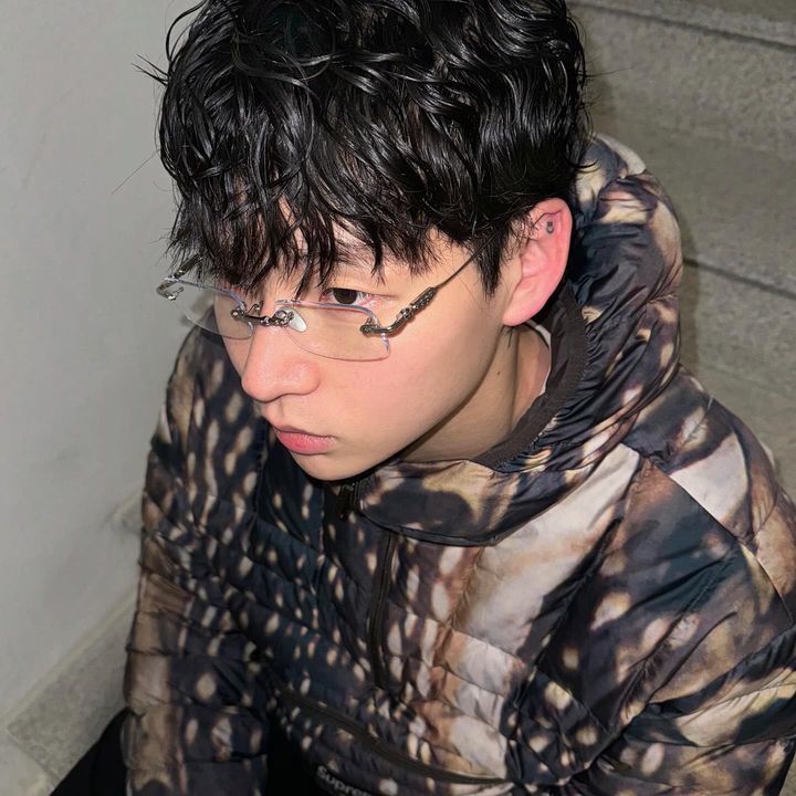 Supreme Micro Down Half Zip Hooded Pullover Deer - 23FW 착용 스타일 - 1