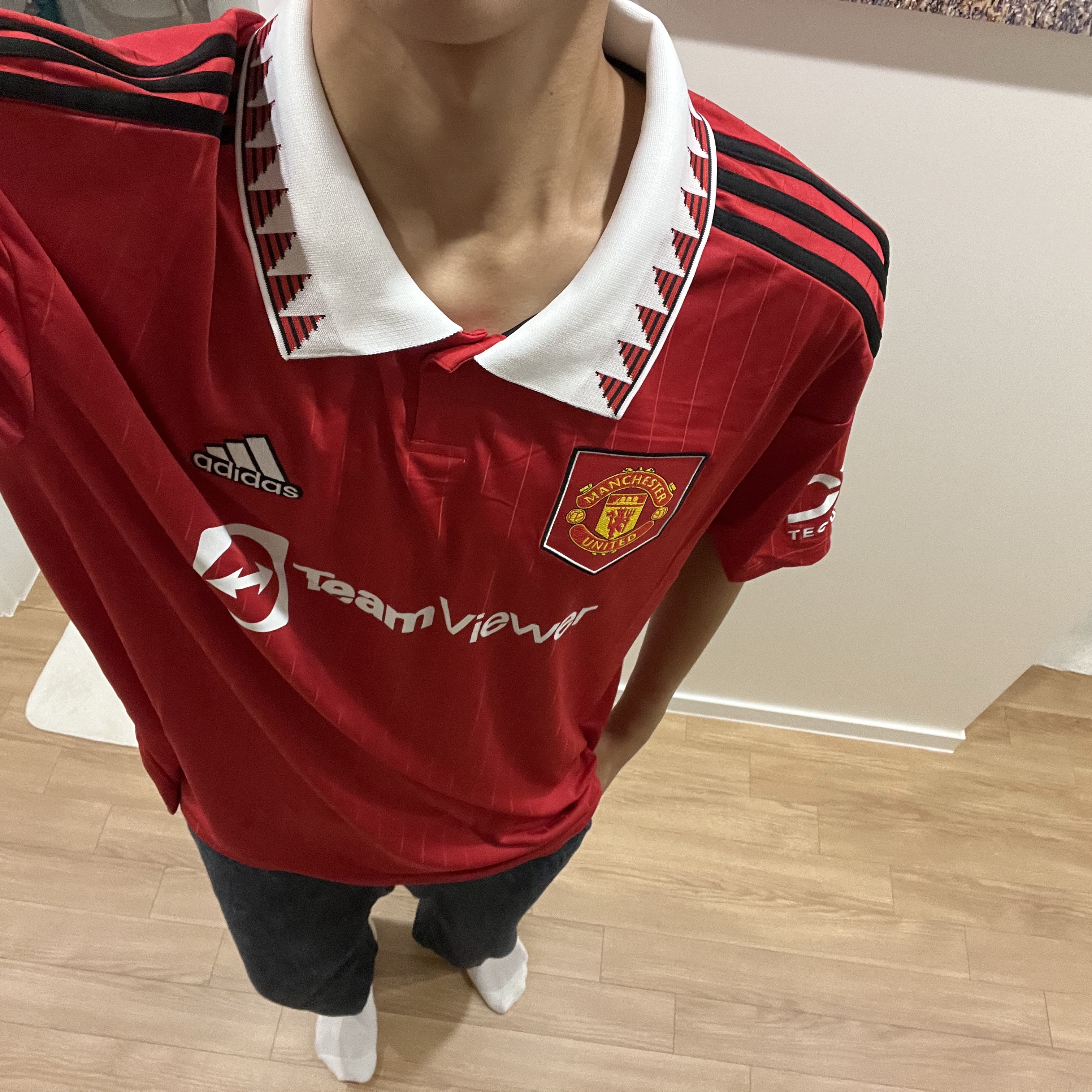 Adidas Manchester United 2022/23 Home Jersey Real Red - US Sizing (Non Marking Ver.) 착용 스타일
