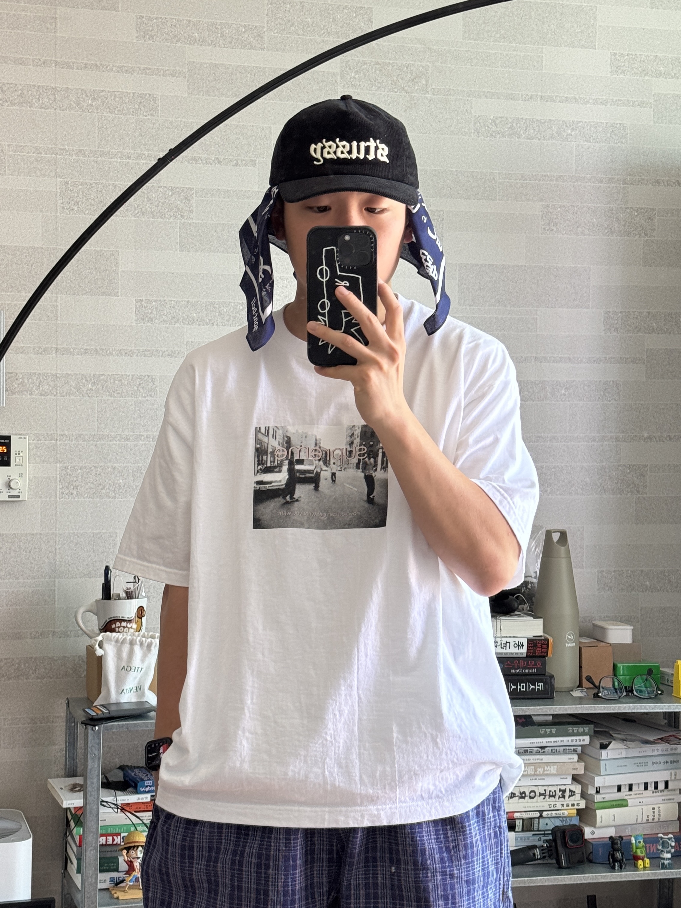 Stussy Mid-Depth Old English Snapback Black, Supreme Crew 96 T-Shirt White - 24SS 착용 스타일 - 2