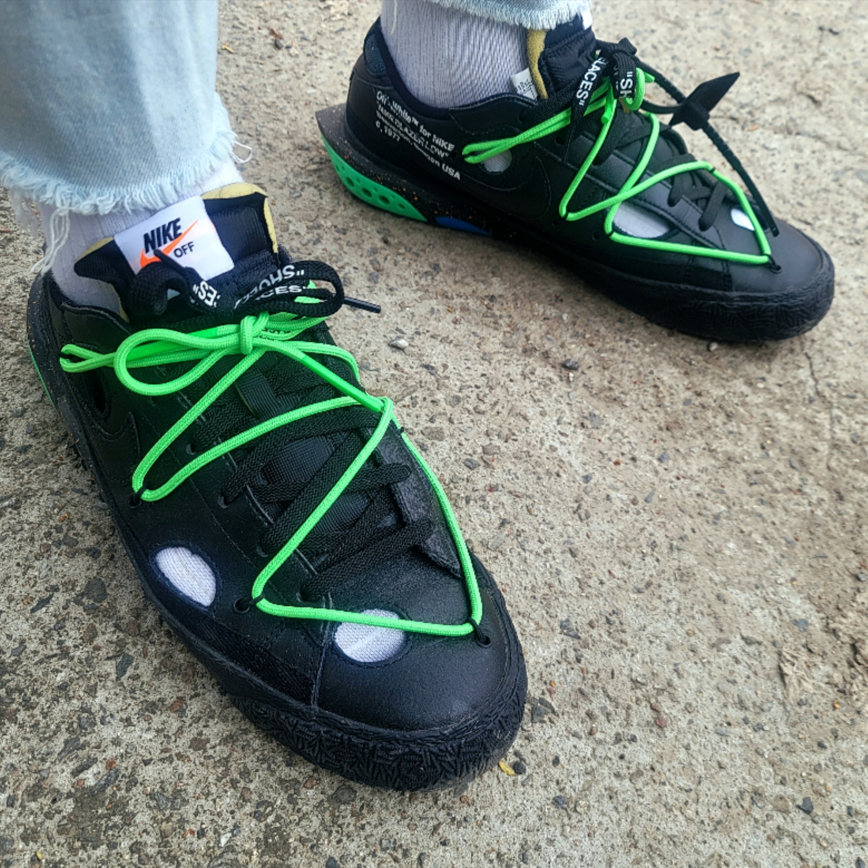 Nike x Off-White Blazer Low '77 Black and Electro Green 착용 스타일