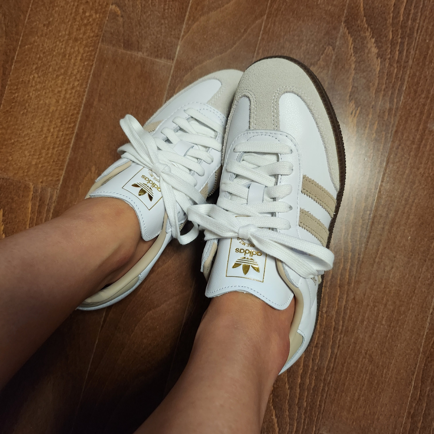 Adidas Samba OG White Clay Brown 착용 스타일 - 2