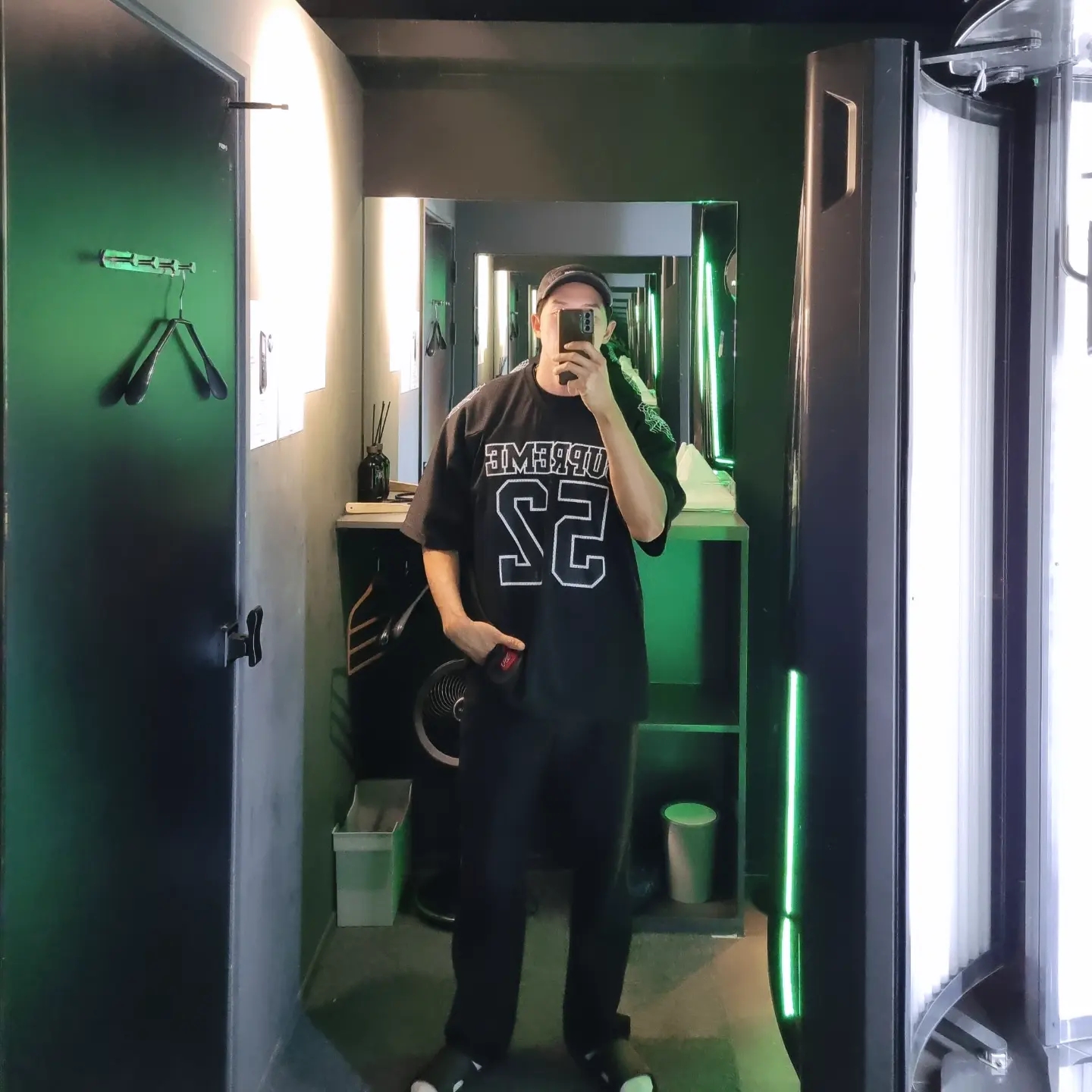 Supreme Spiderweb Football Jersey Black - 24SS, Supreme Denim Camp Cap Black - 24SS 착용 스타일