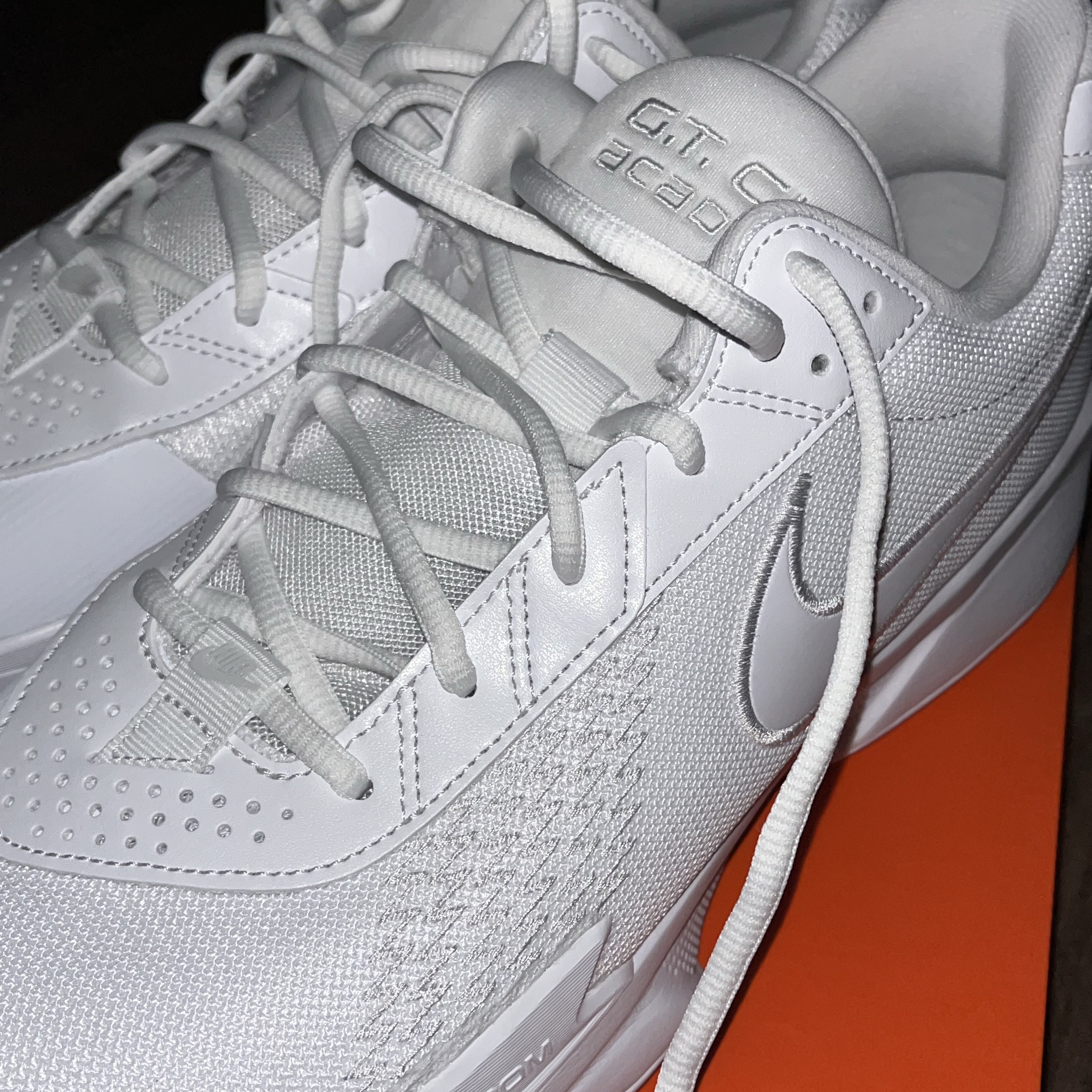 Nike Air Zoom G.T. Cut Academy EP White Photon Dust 착용 스타일