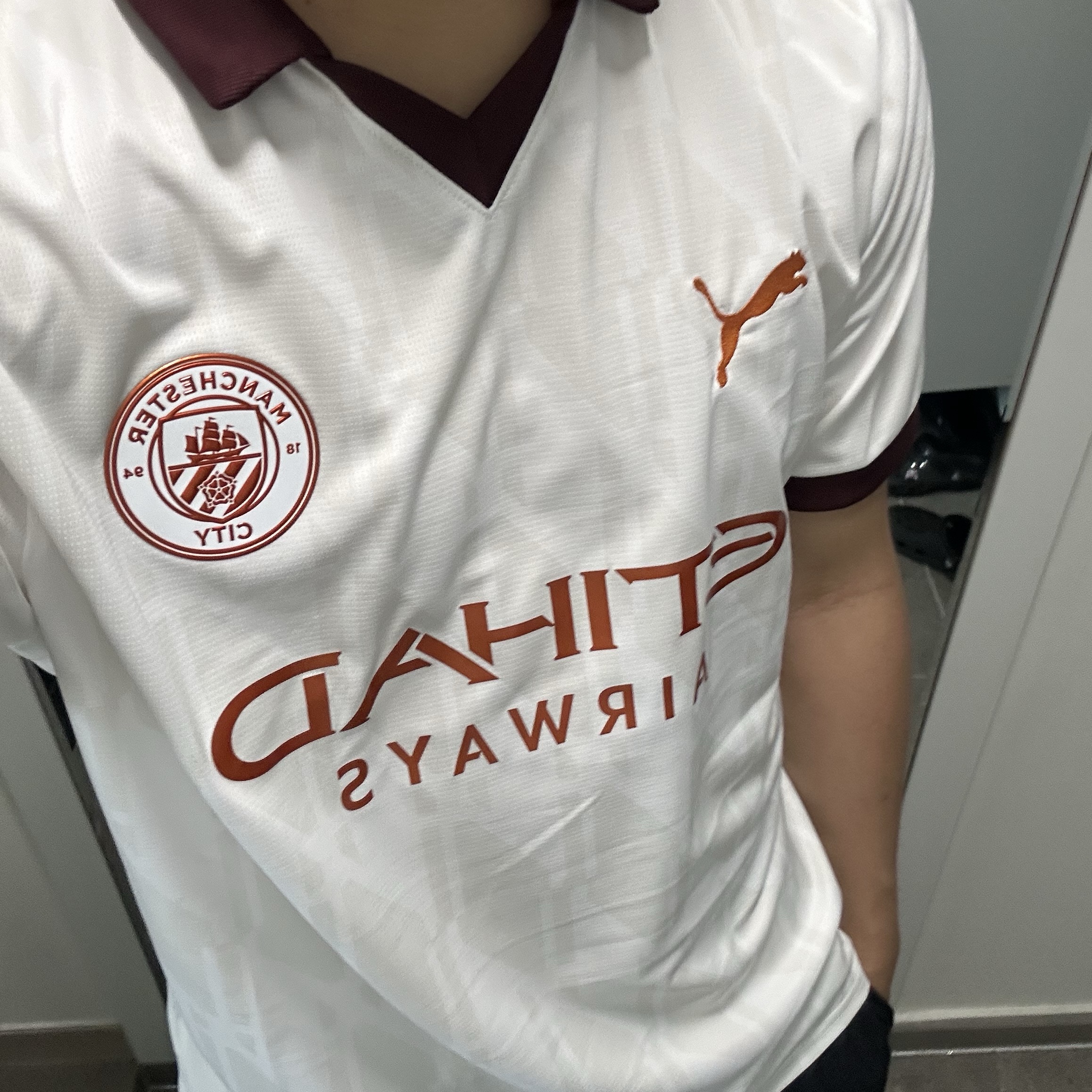 Puma Manchester City 2023/24 Away Jersey White Aubergine (Non Marking Ver.) 착용 스타일