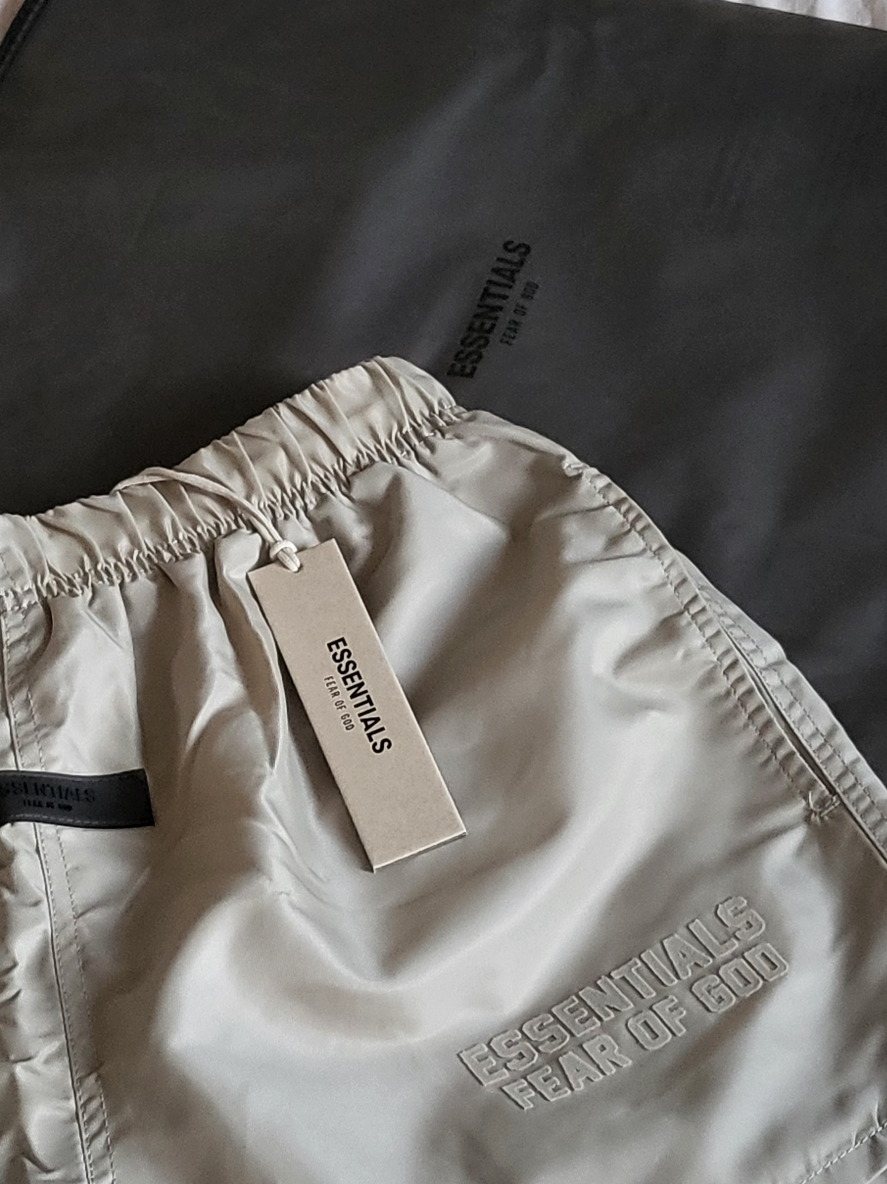 Essentials Nylon Running Shorts Smoke - 22FW 착용 스타일