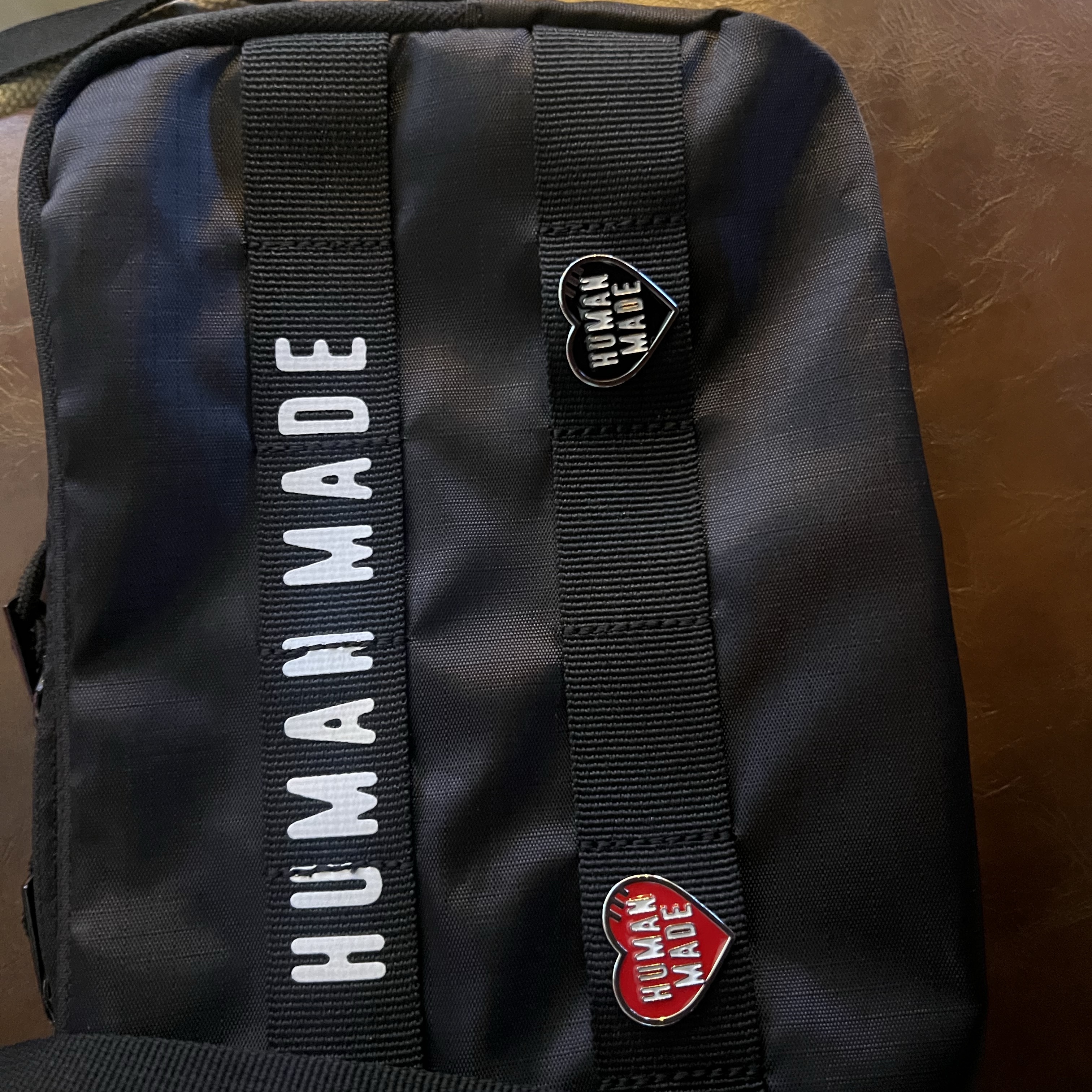 Human Made Heart Pin Black 착용 스타일