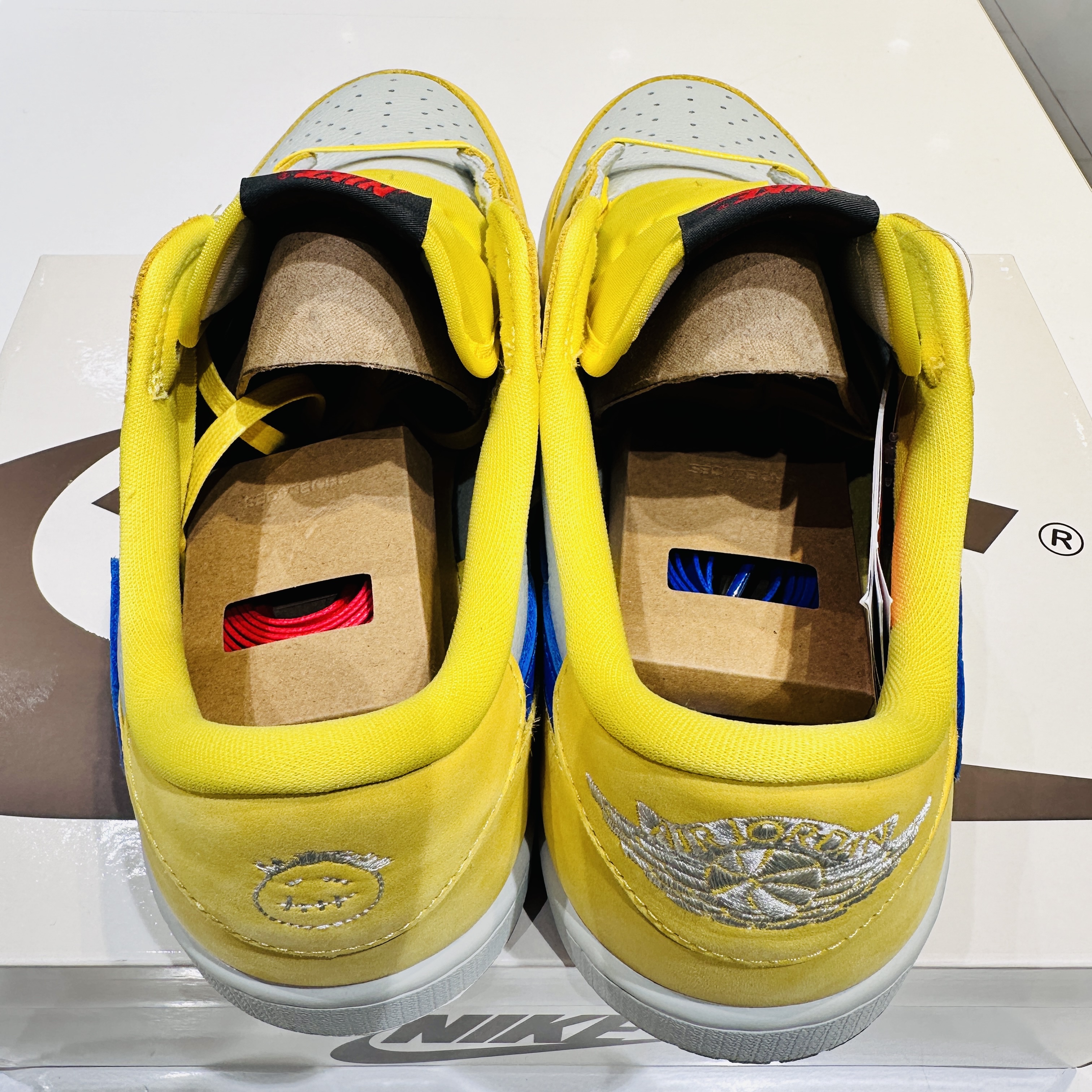 (W) Jordan 1 x Travis Scott Retro Low OG SP Canary 착용 스타일 - 3