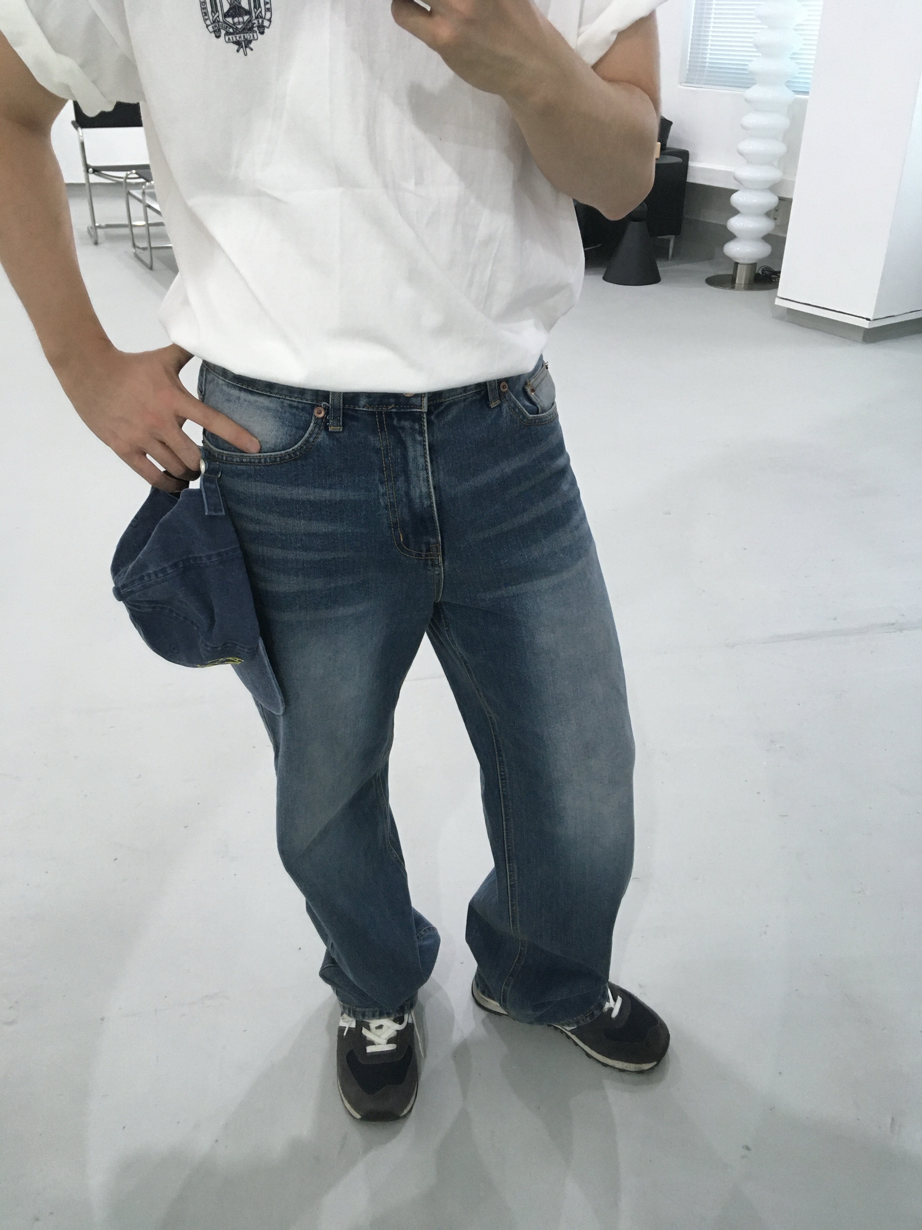 New Balance 574 Heritage Navy 착용 스타일 - 3