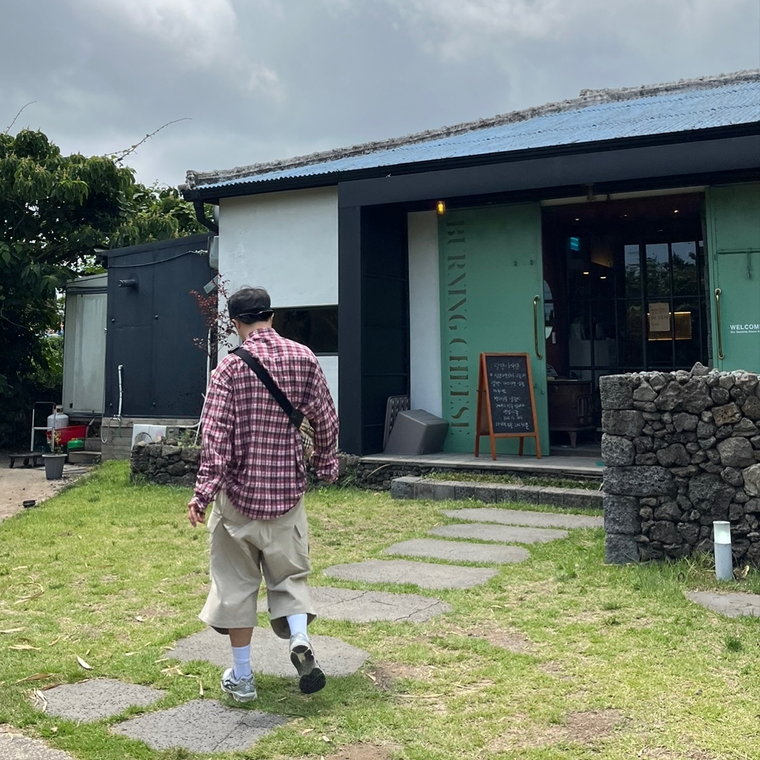 Nonnod Flexible String Check Shirts Pink, Nonnod Side Cargo Shorts Beige 착용 스타일 - 2