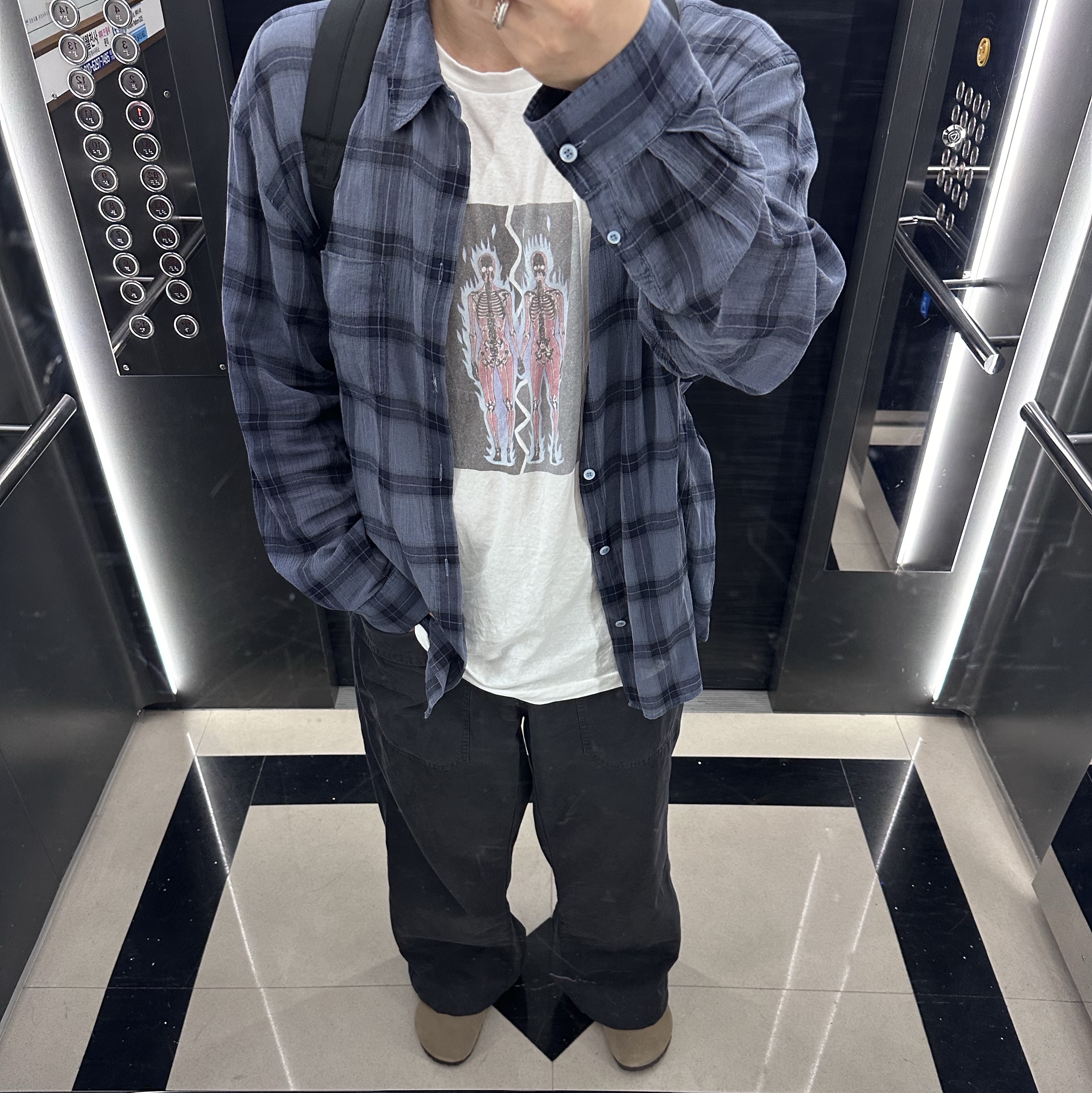 Polyteru 1/2 Graphic T-Shirt 'Skull Couple' White, Polyteru Para Pants (Baker Pants) Striped (OG ver.) Dark Charcoal Navy 착용 스타일