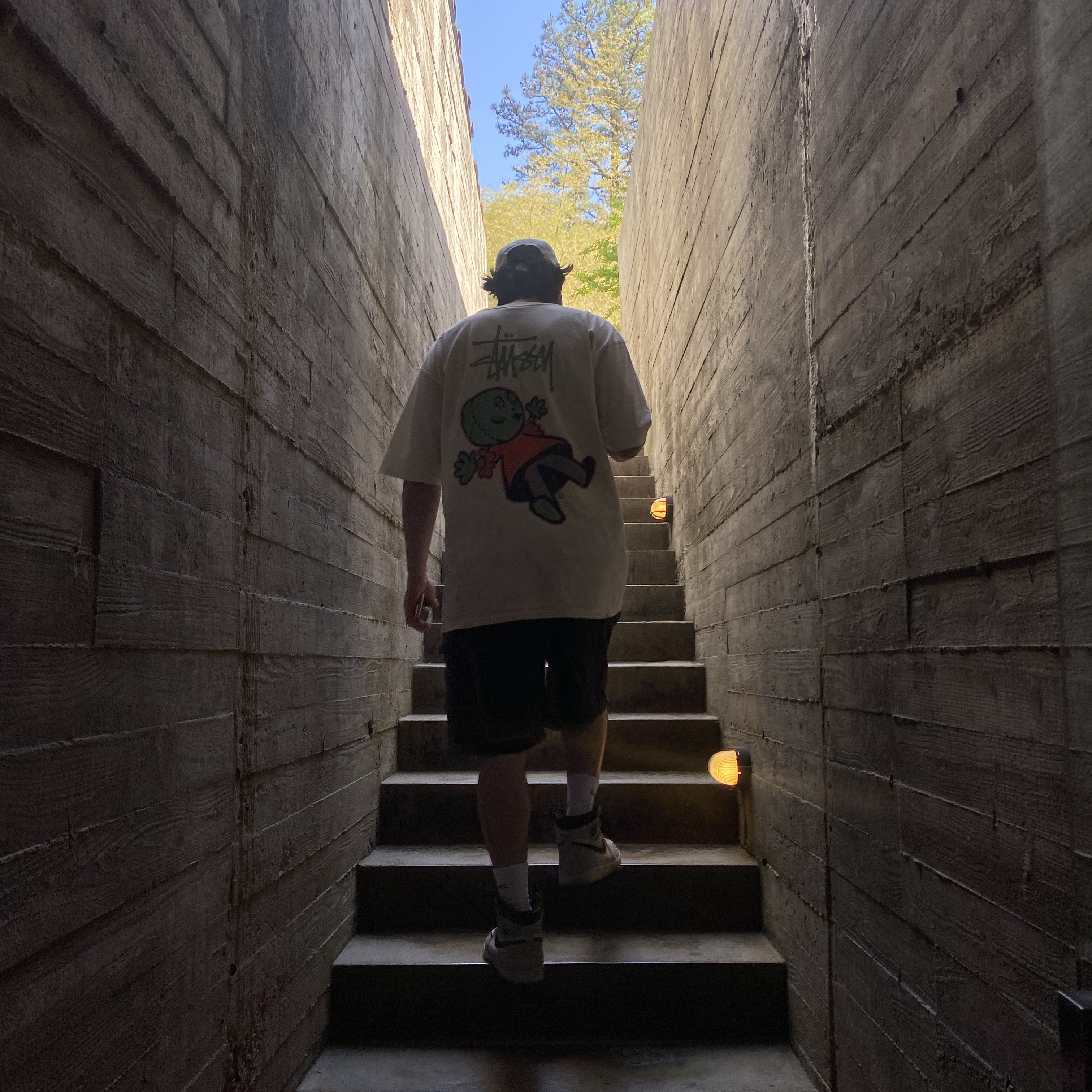 Stussy Dollie Pigment Dyed T-Shirt Natural, Jordan 1 Retro High OG Defiant SB NYC to Paris 착용 스타일