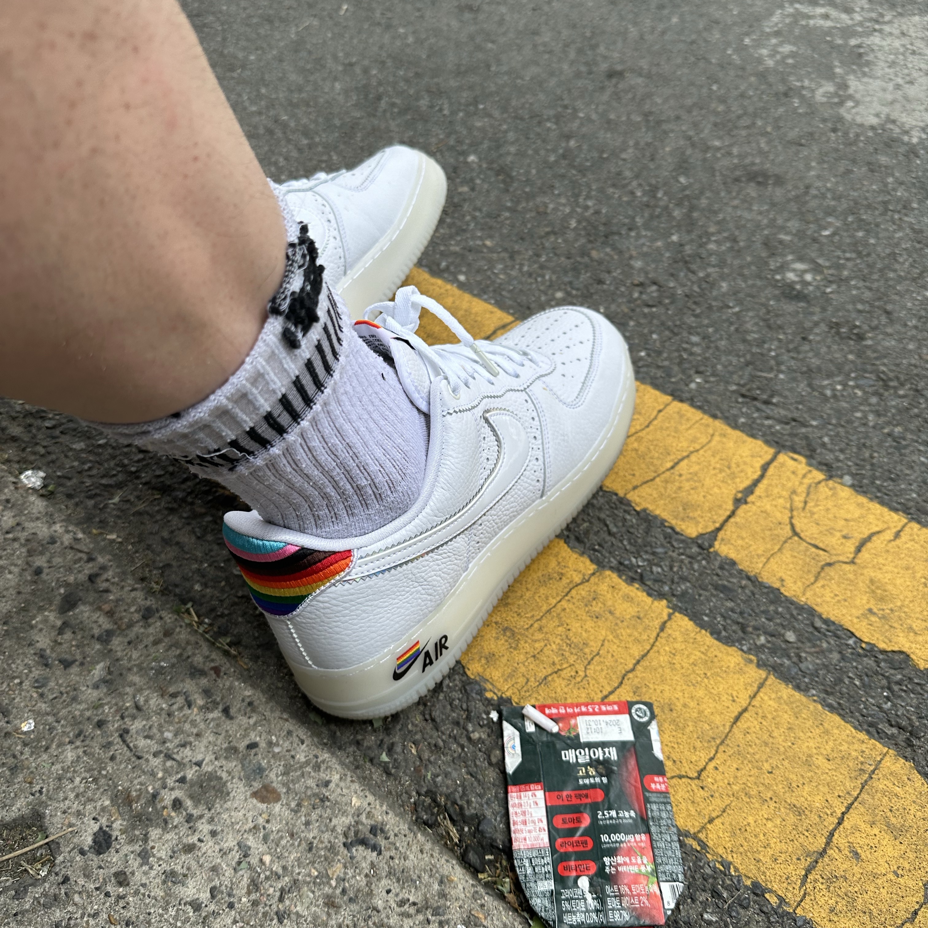Nike Air Force 1 Low Be True 2020 착용 스타일 - 3