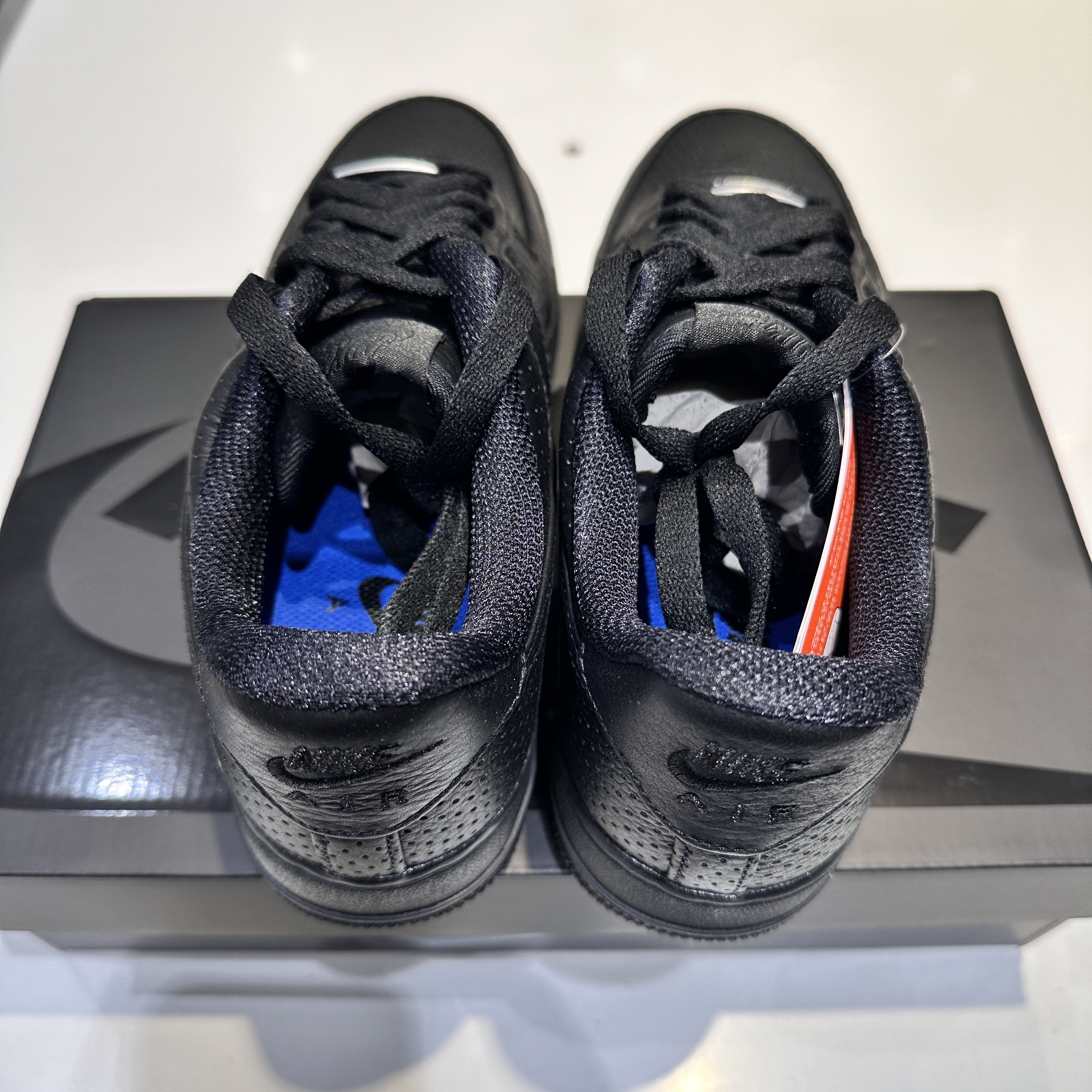 Nike Air Force 1 SP Black 착용 스타일 - 3