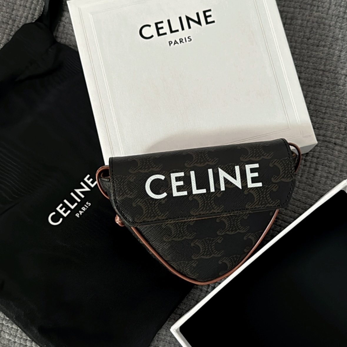 Celine Mini Triangle in Triomphe Canvas with Celine Print Tan 착용 스타일