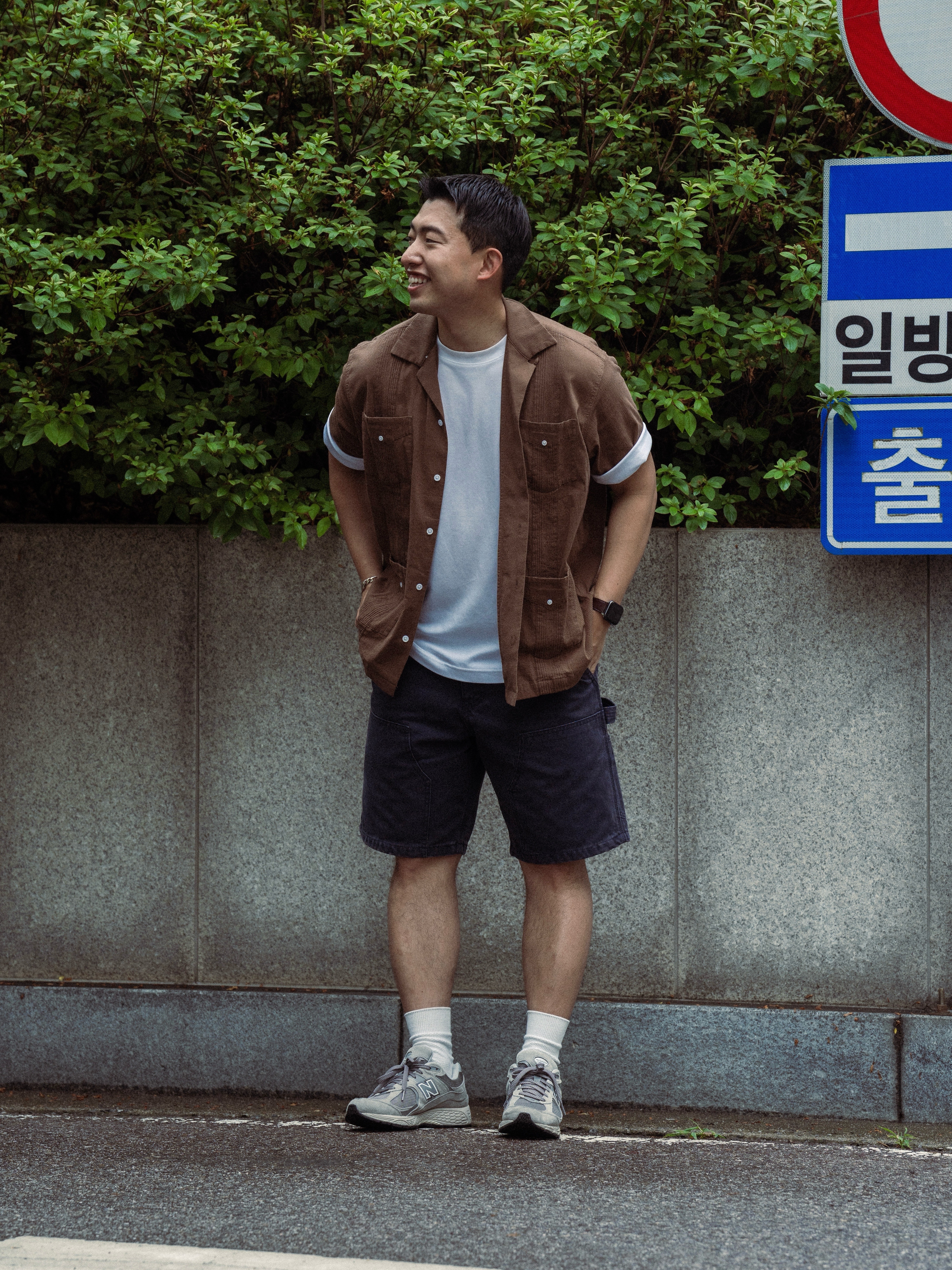 New Balance 2002R Grey 착용 스타일 - 1