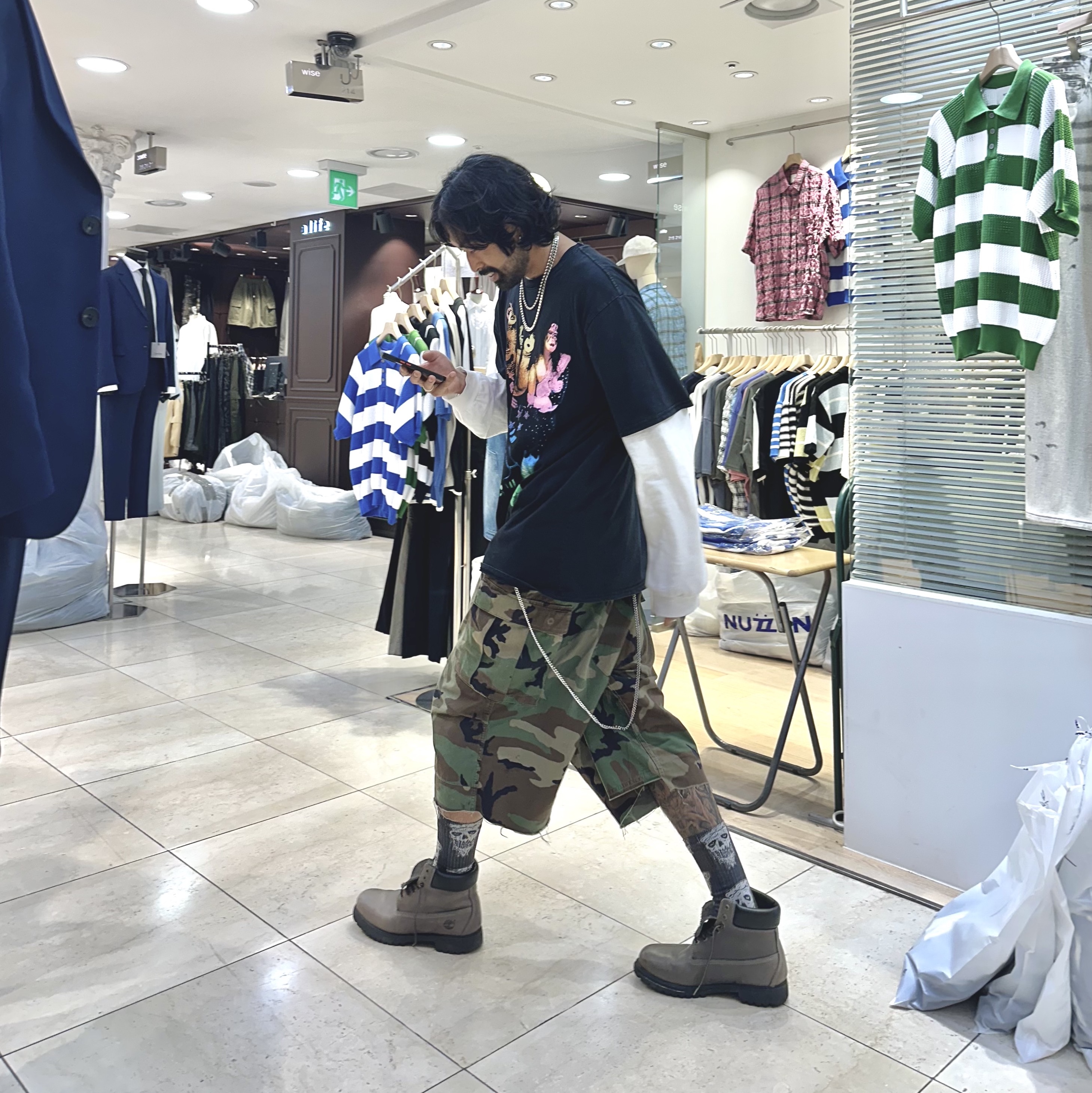 Timberland Classic 6 Inch Waterproof Boot Dark Grey Nubuck - Wide, Supreme Ripstop Keychain Orange - 24SS 착용 스타일 - 2