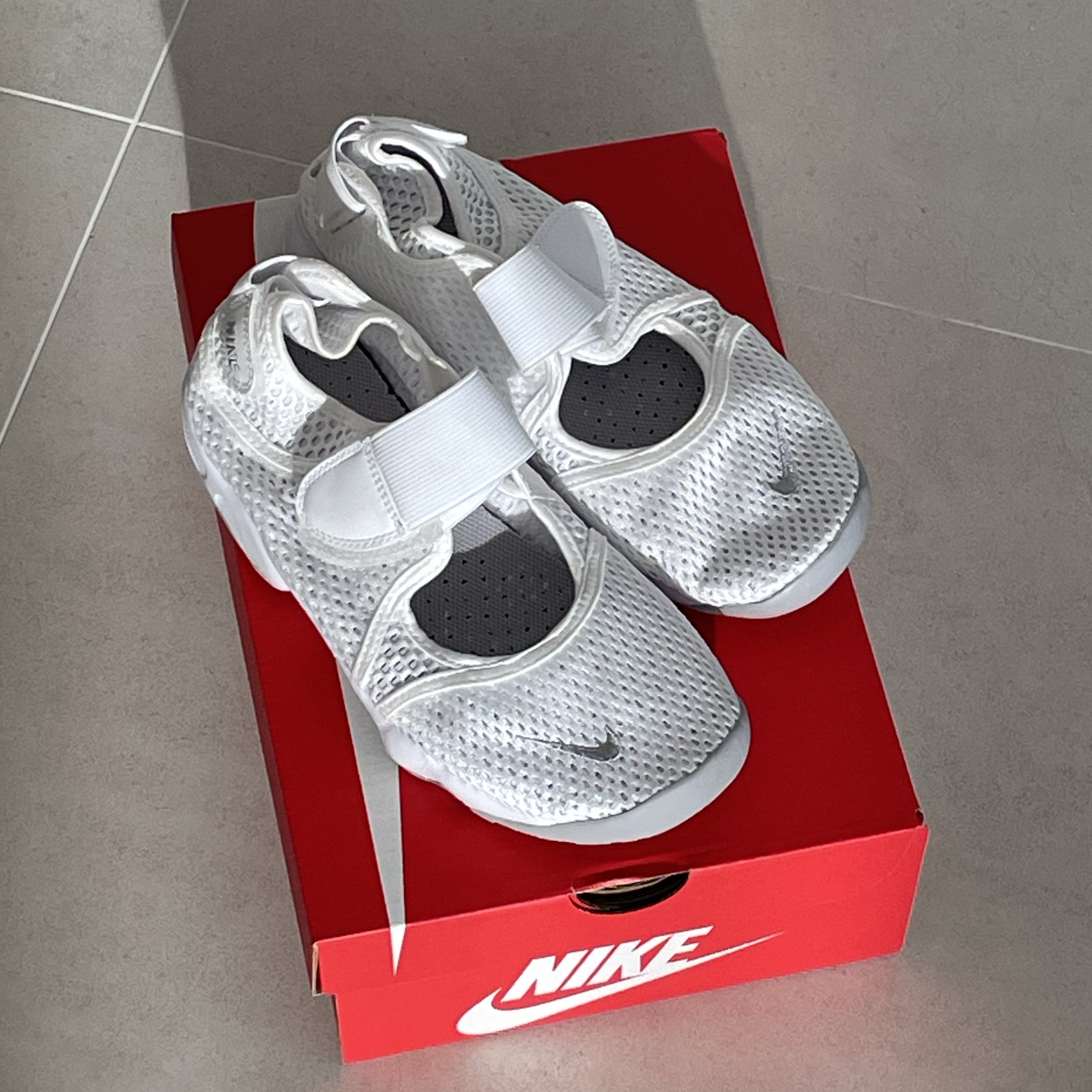 (GS/PS) Nike Air Rift White Wolf Grey 착용 스타일