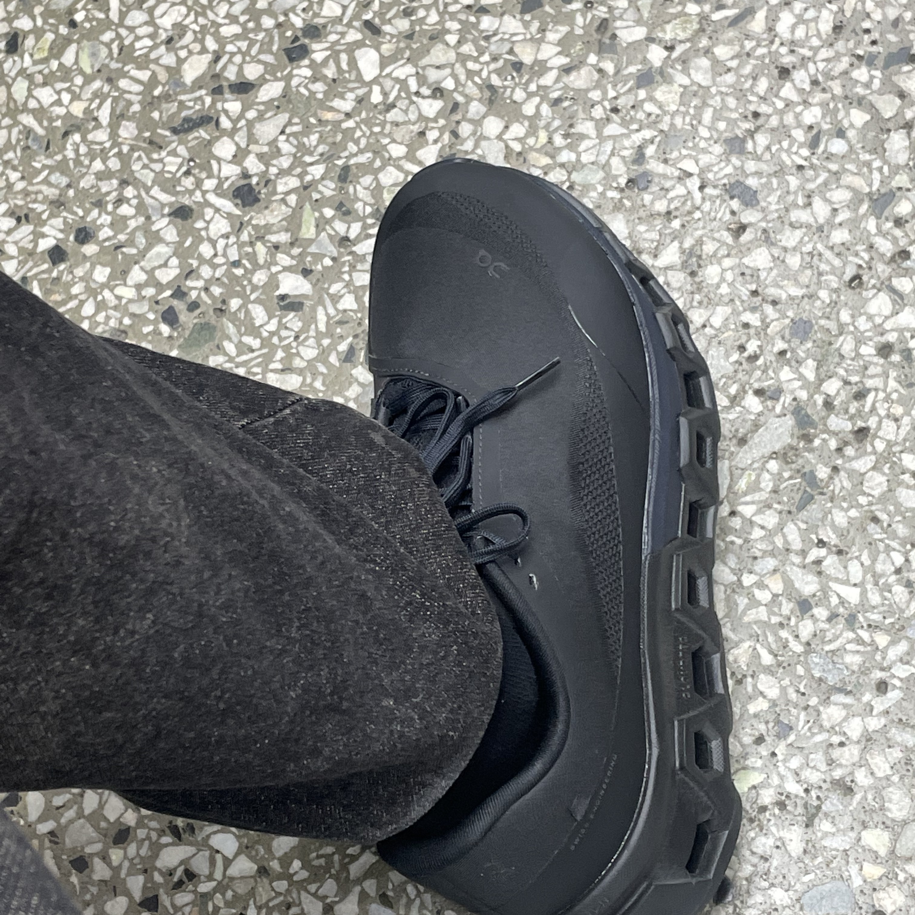 On Running x Post Archive Faction (Paf) Cloudmonster 2 Black Magnet 착용 스타일 - 1