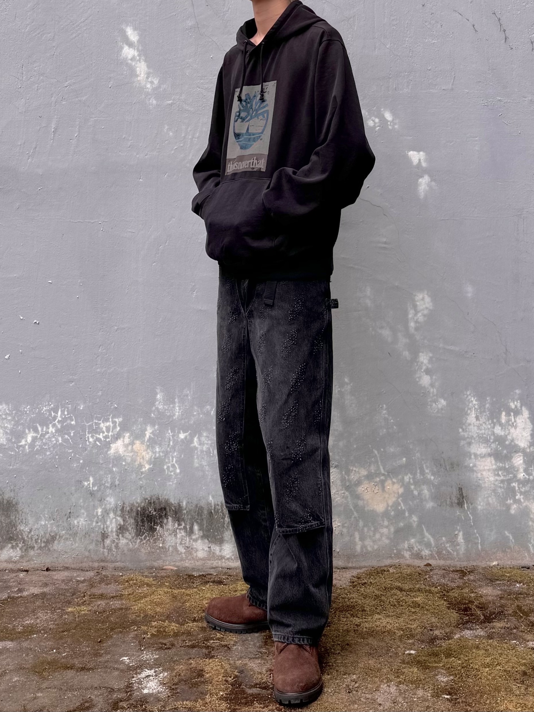 Thisisneverthat x Timberland Faded Hoodie Black, Thisisneverthat x Grateful Dead Lightning Denim Carpenter Pant Black 착용 스타일