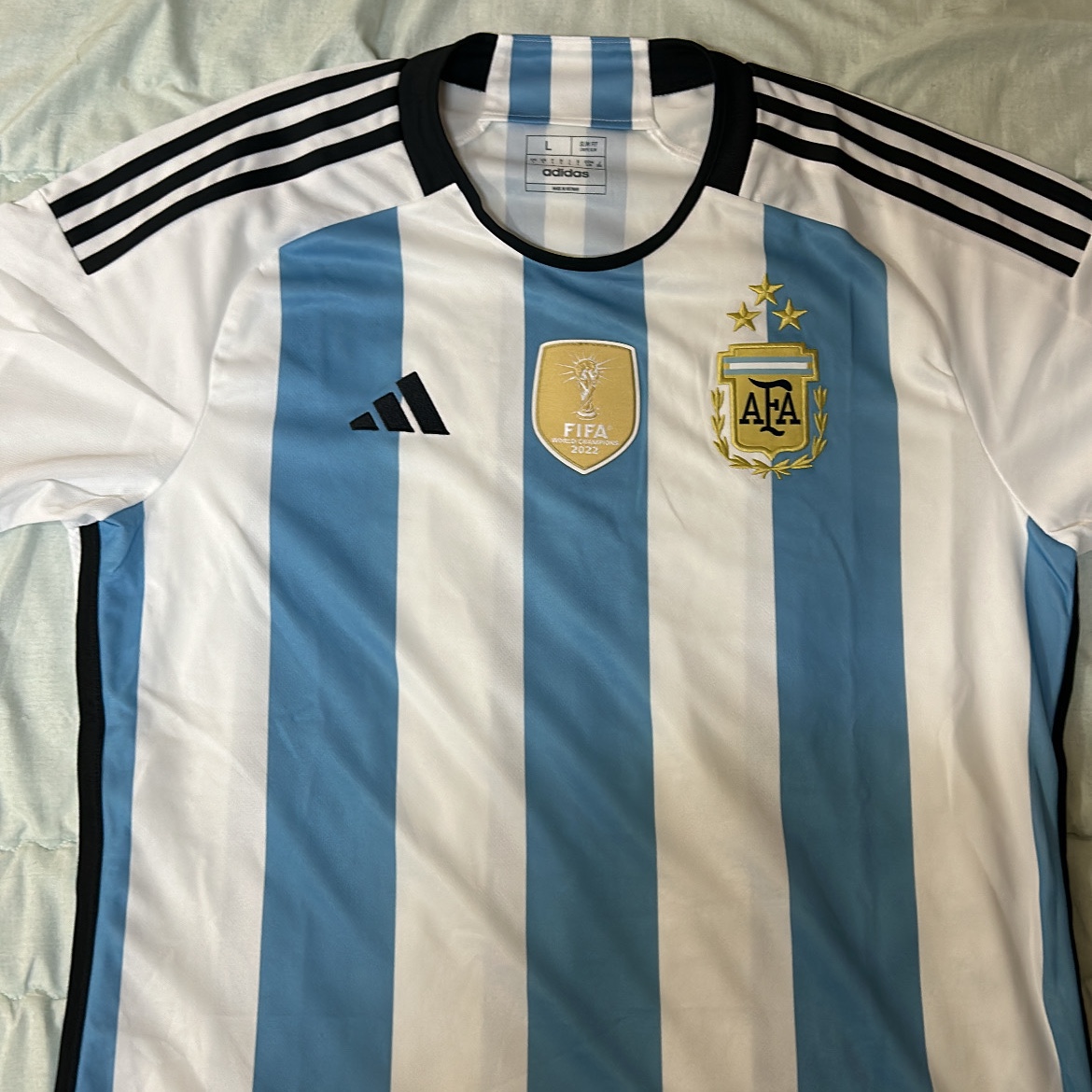 Adidas Argentina Home Jersey 2022 Winners 3-Star White Light Blue - US Sizing (Non Marking Ver.) 착용 스타일