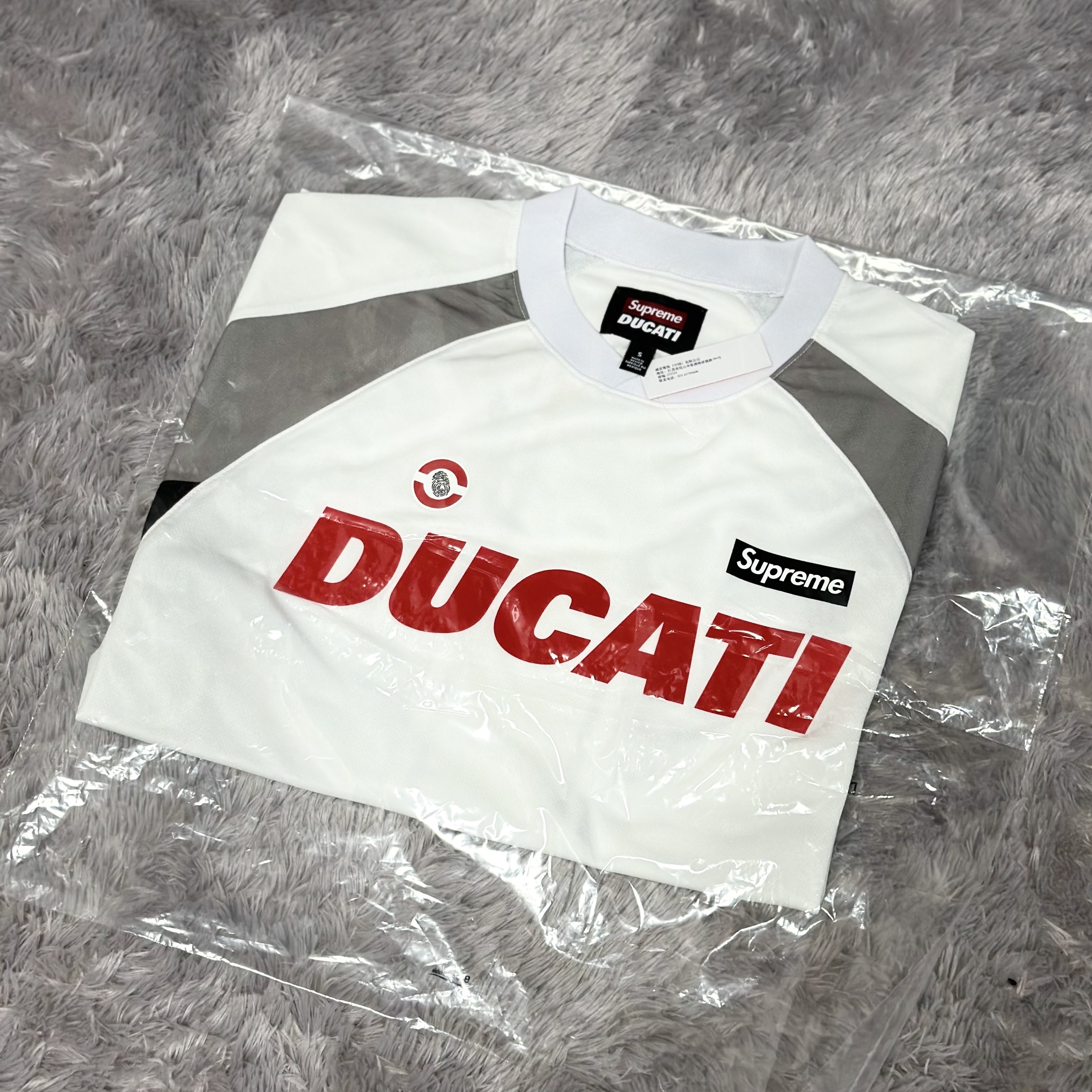 Supreme x Ducati Soccer Jersey White - 24SS 착용 스타일 - 1