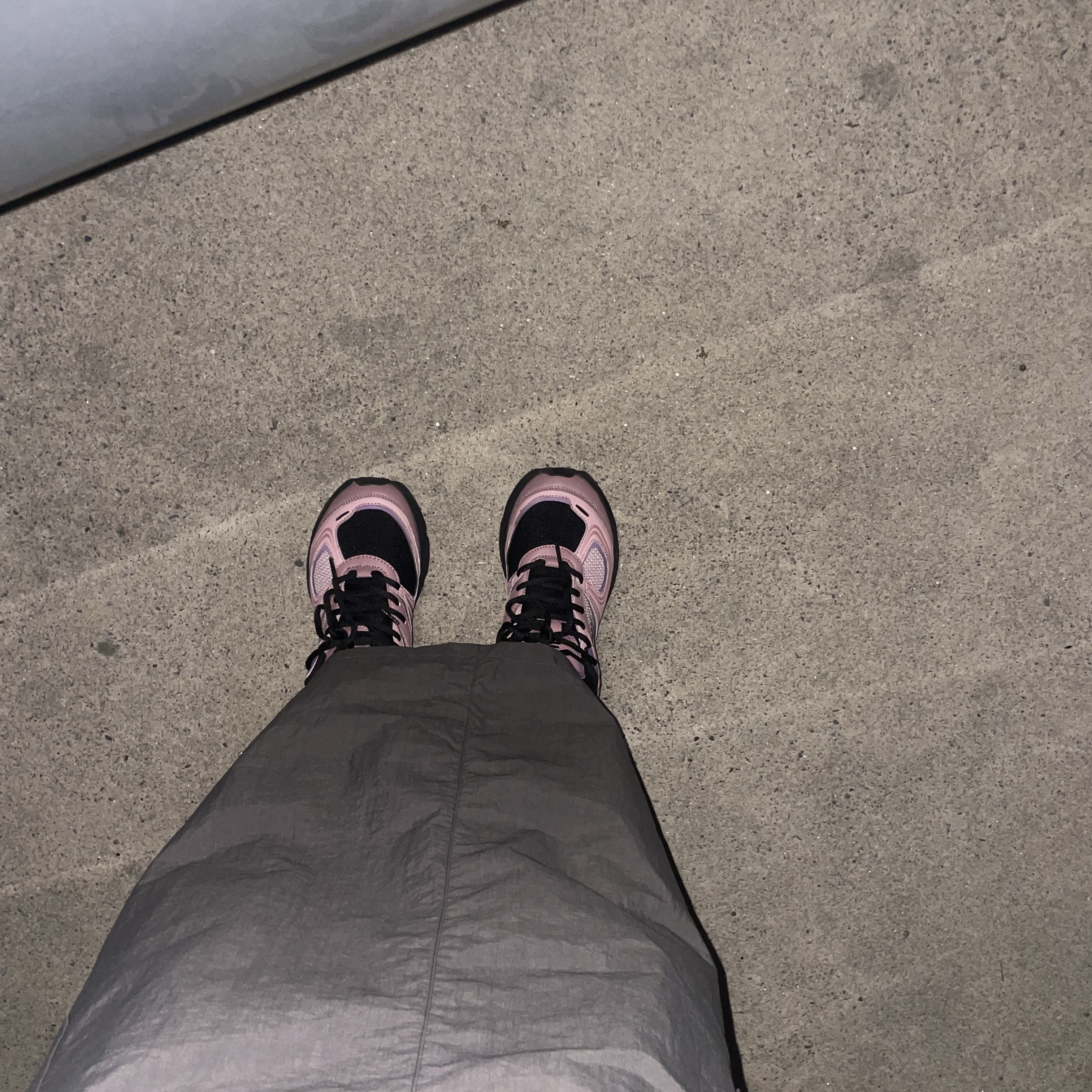 Fila Interun Pink Black 착용 스타일
