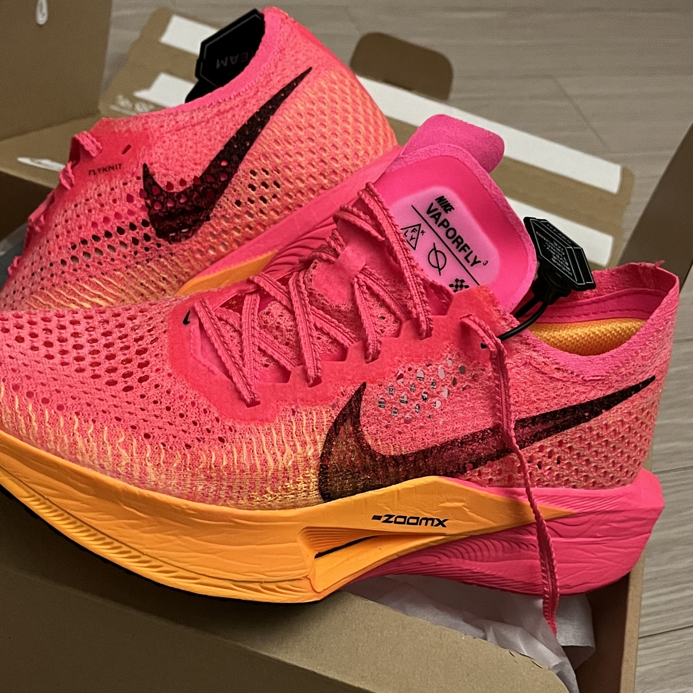 (W) Nike ZoomX Vaporfly Next% 3 Hyper Pink Laser Orange 착용 스타일