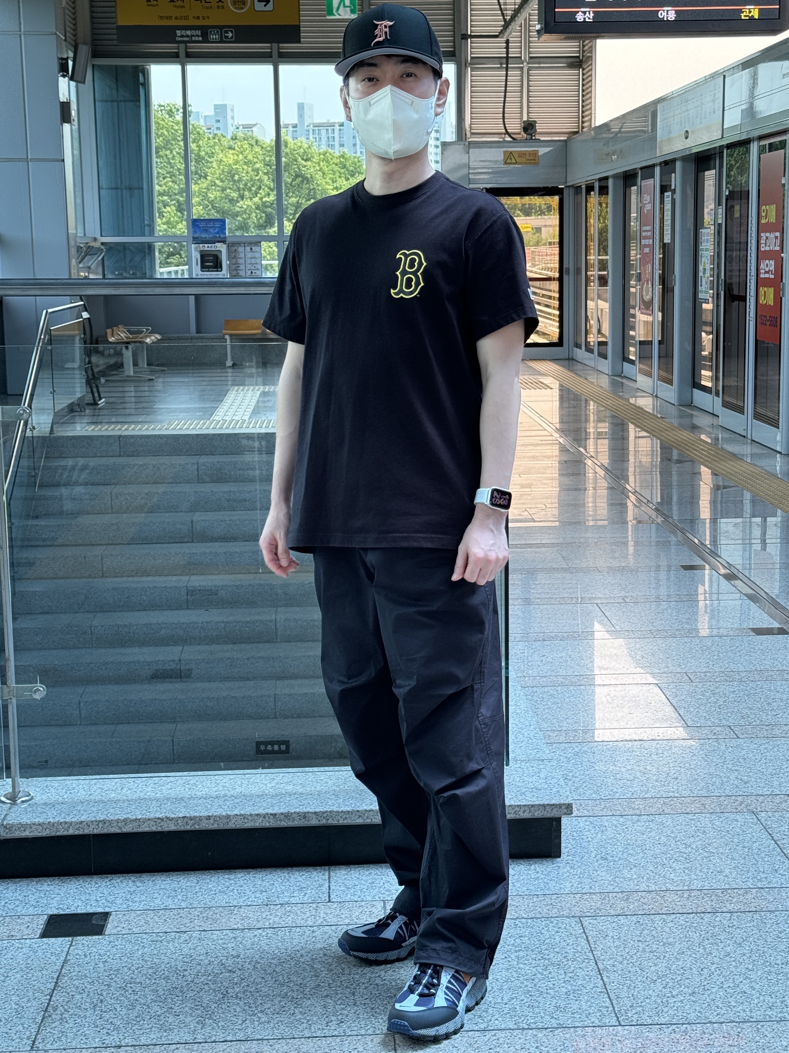 New Era x Fear of God 59FIFTY Arizona Diamondbacks Fitted Cap Black, Nike Air Humara Midnight Navy and Obsidian ์ฐฉ์ฉ ์คํ์ผ