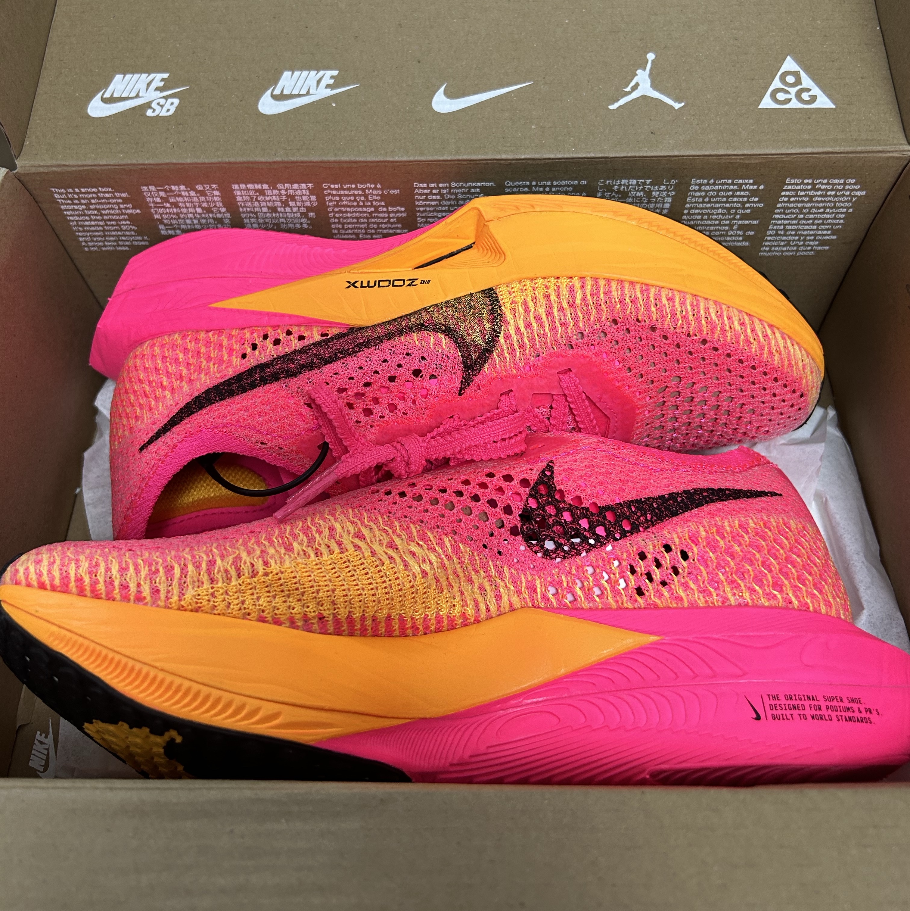 (W) Nike ZoomX Vaporfly Next% 3 Hyper Pink Laser Orange 착용 스타일 - 1
