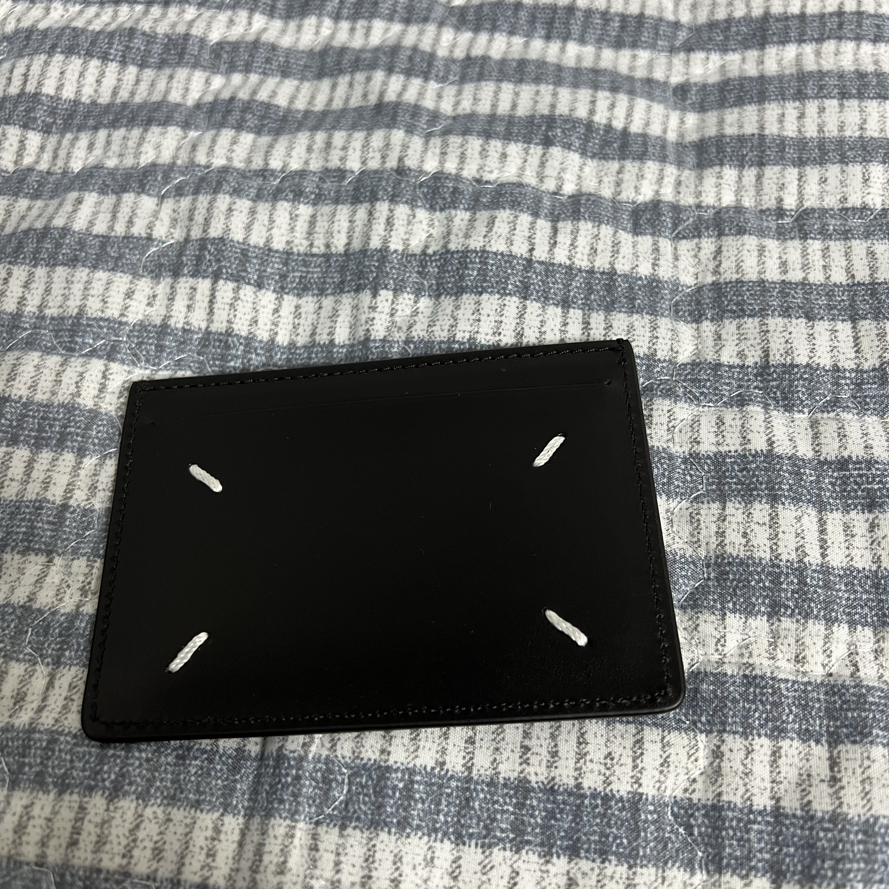 Maison Margiela Four Stitch Card Holder Black 착용 스타일