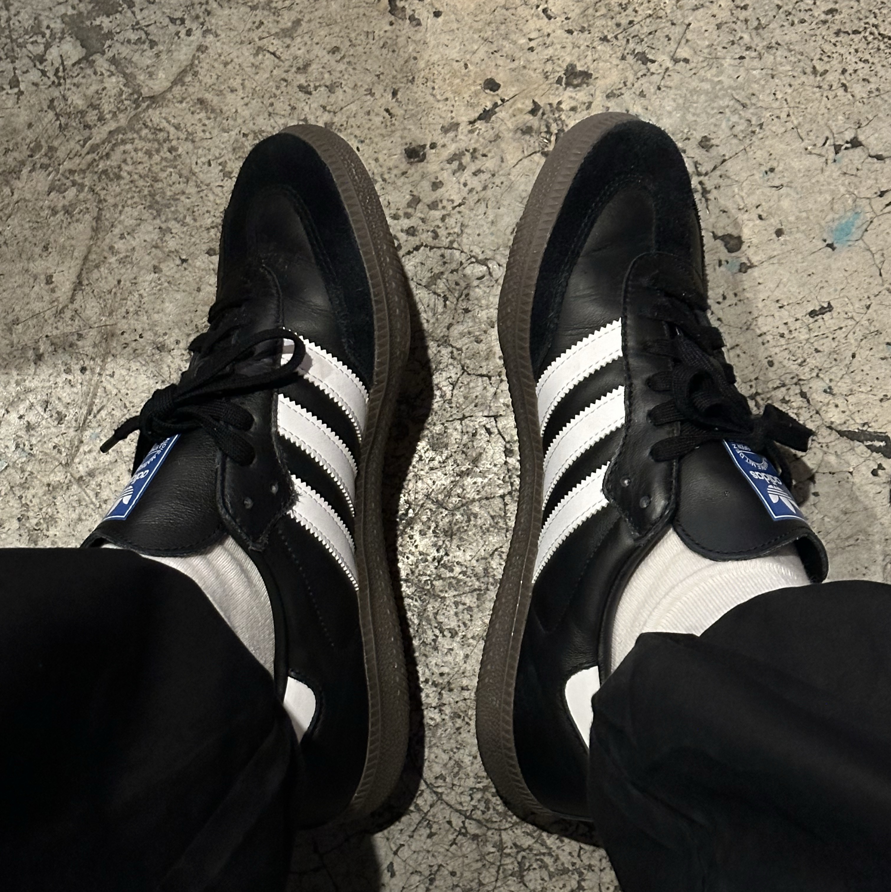 Adidas Samba OG Black White Gum 착용 스타일 - 2