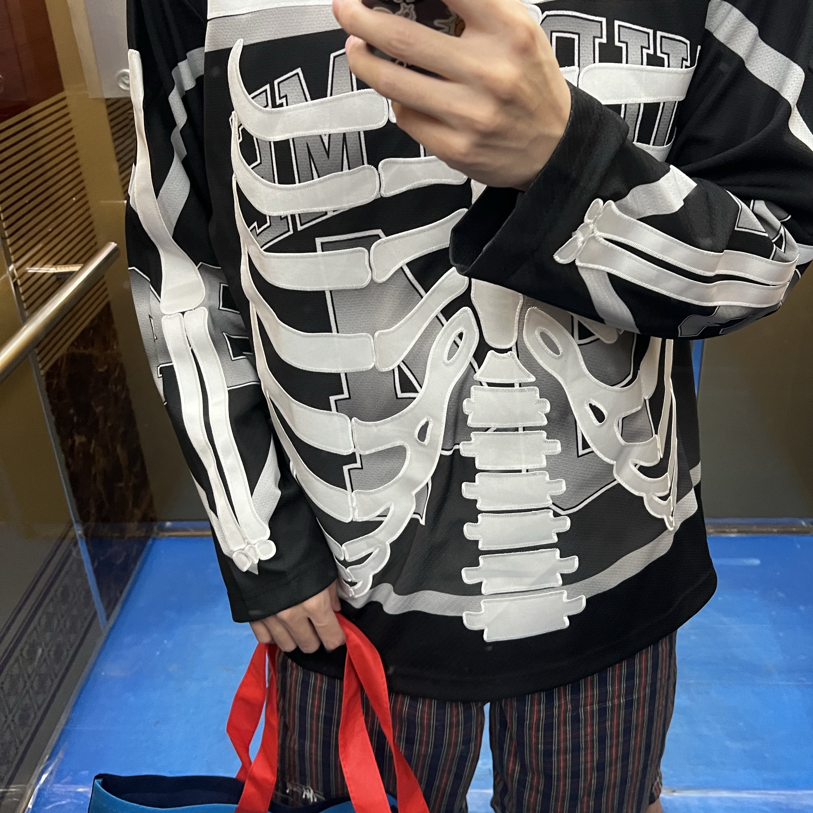 Supreme Bones Hockey Jersey Black - 23FW 착용 스타일 - 2