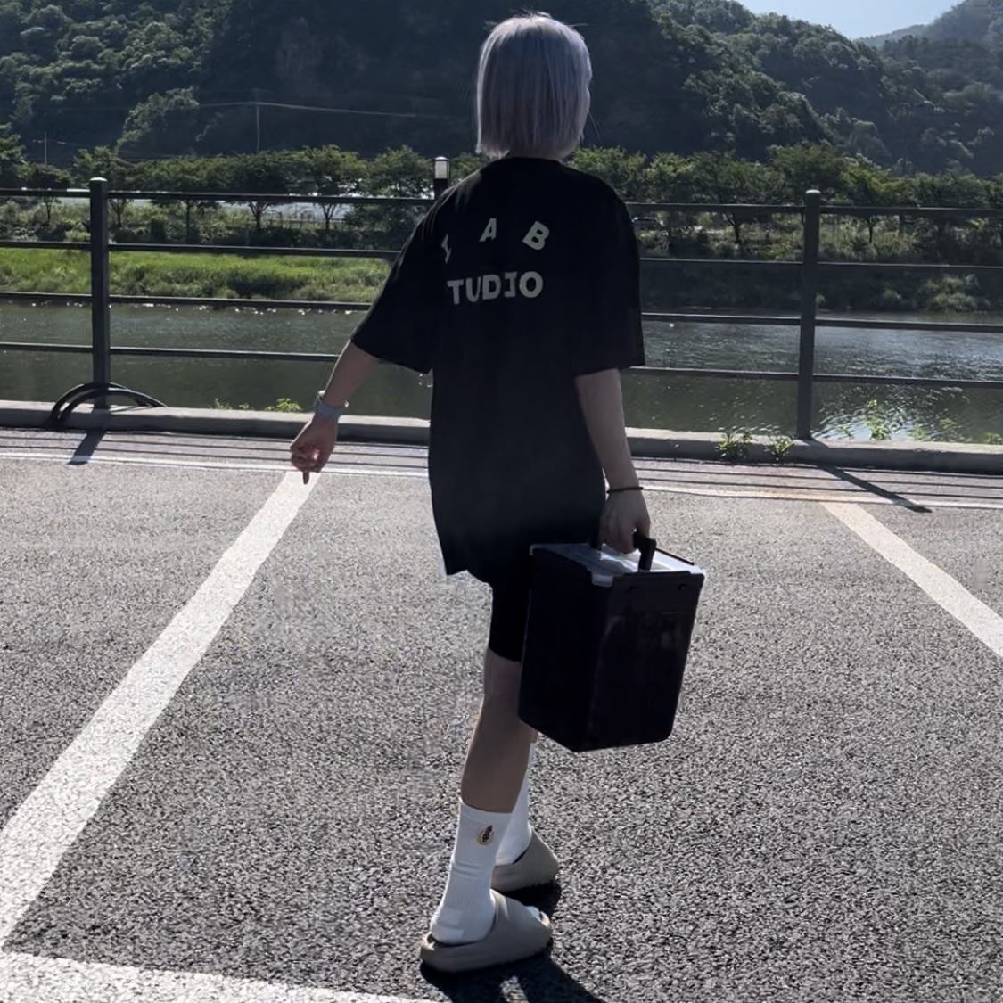 (W) IAB Studio Leggings Shorts Black - 23FW, Adidas Yeezy Slide Pure - Re-Release Ver. 착용 스타일 - 1