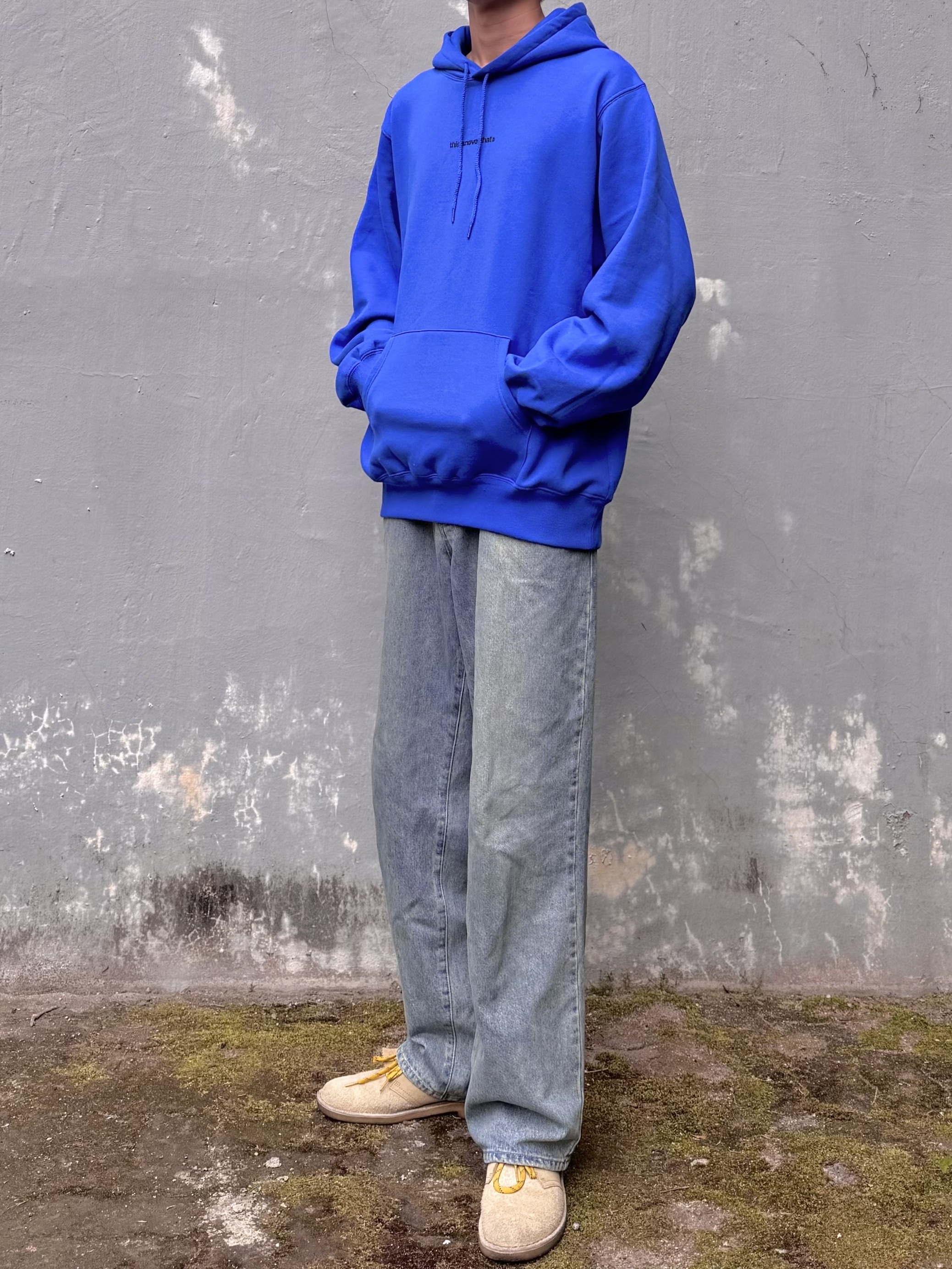 Thisisneverthat x Shinknownsuke Stacked Logo Hoodie Blue, Thisisneverthat x Grateful Dead Washed Denim Pants Light Blue 착용 스타일 - 1