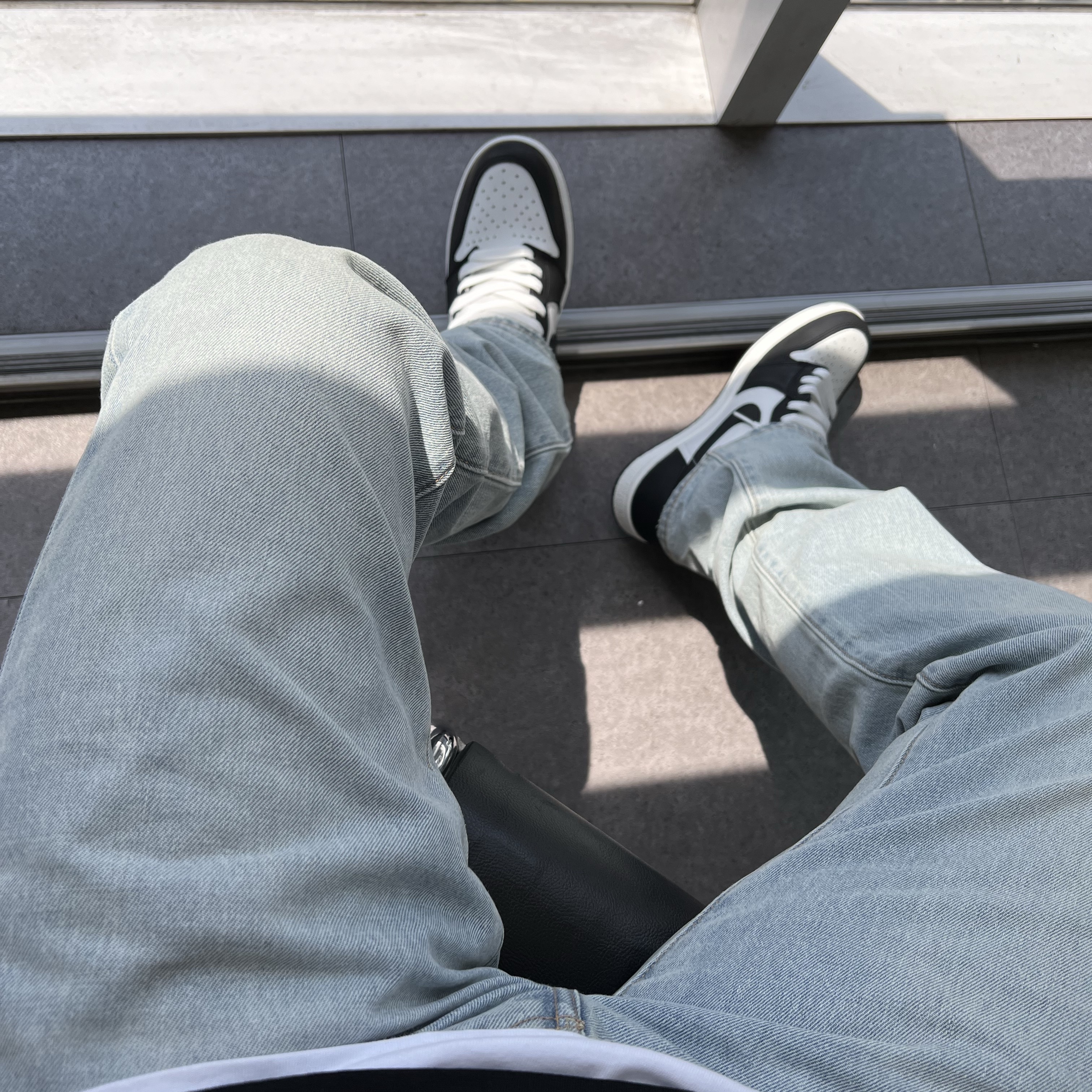 Jordan 1 High 85 Black White 착용 스타일 - 5
