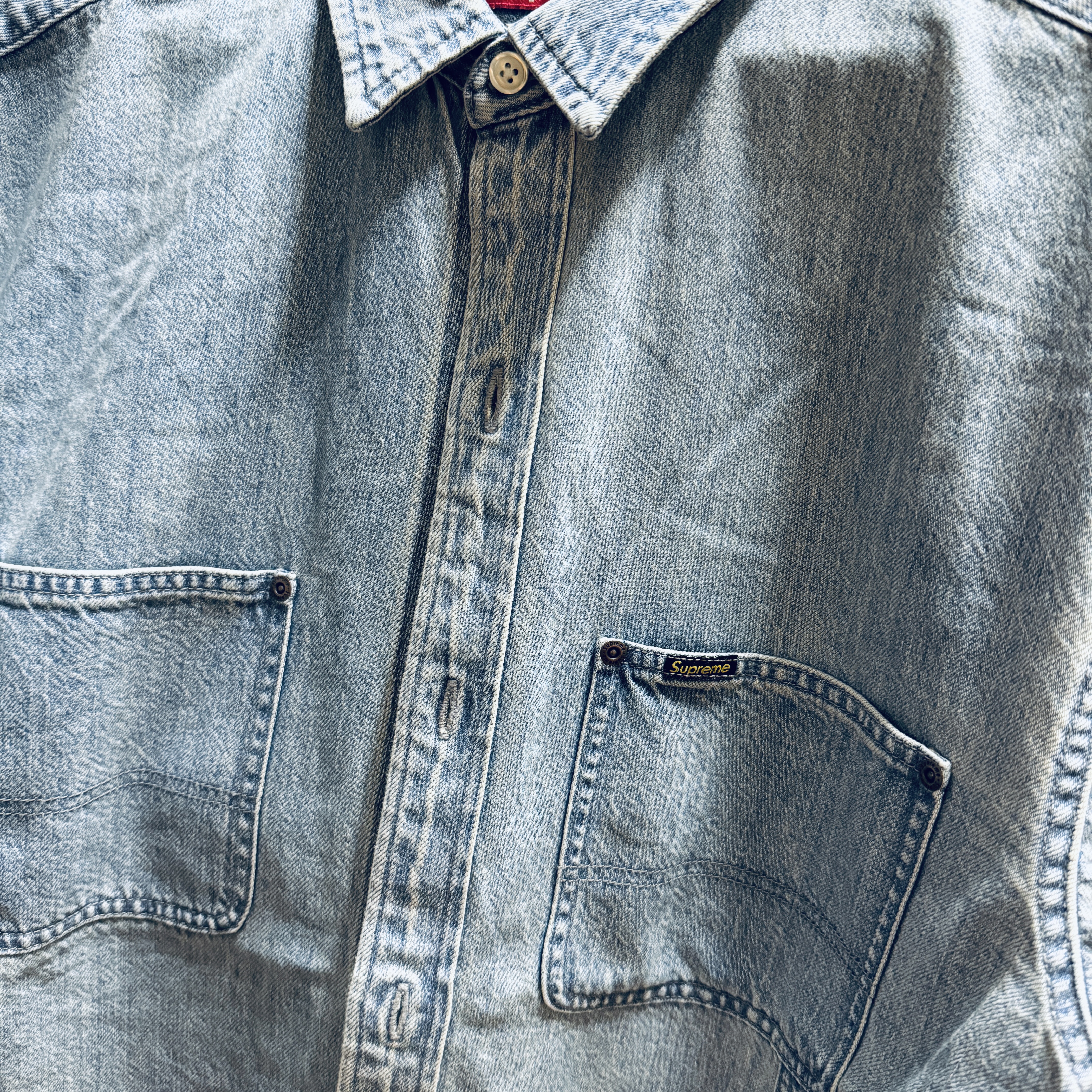 Supreme Loose Fit S/S Denim Painter Shirt Washed Blue - 24SS 착용 스타일