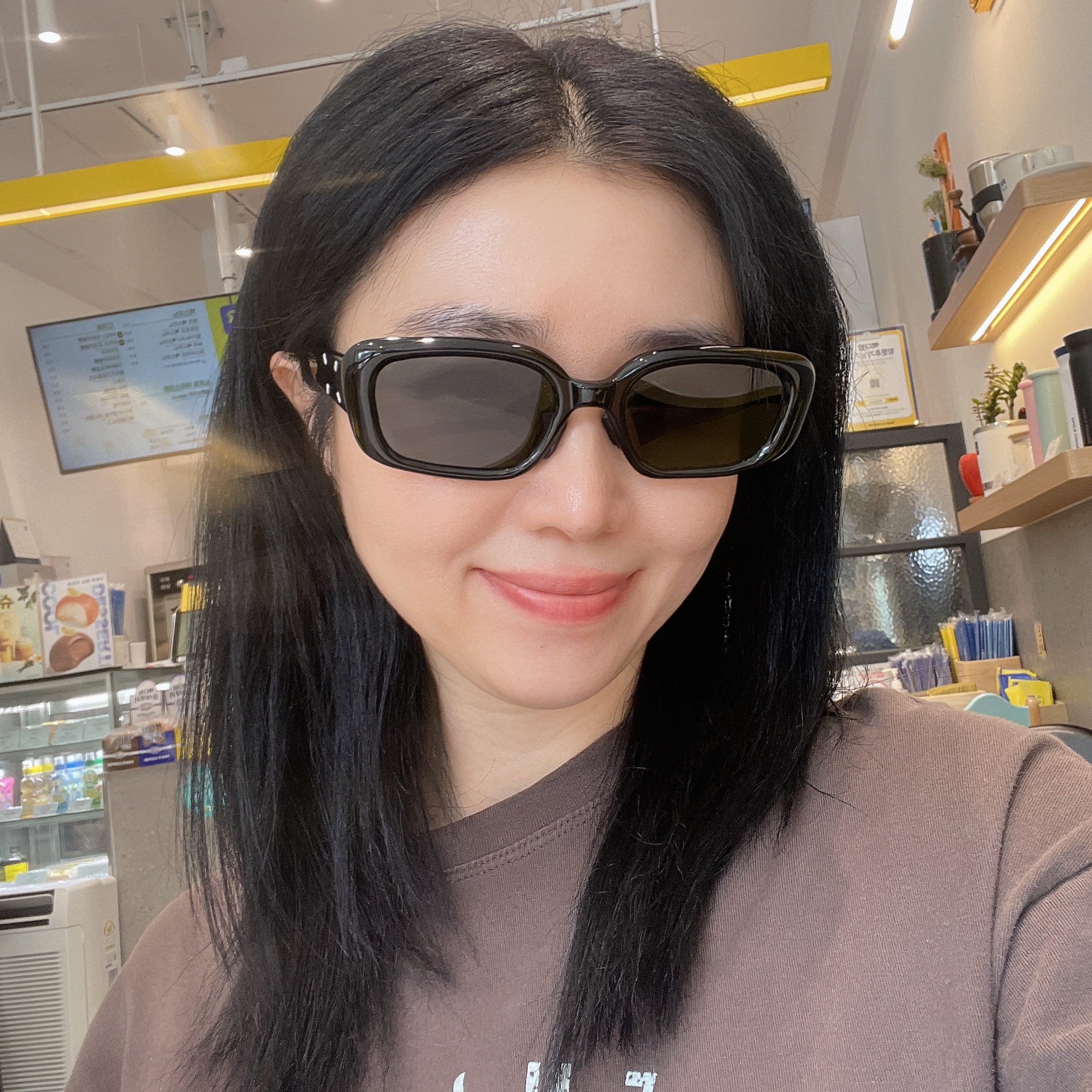 Gentle Monster x Maison Margiela MM106 Black Black 착용 스타일 - 4