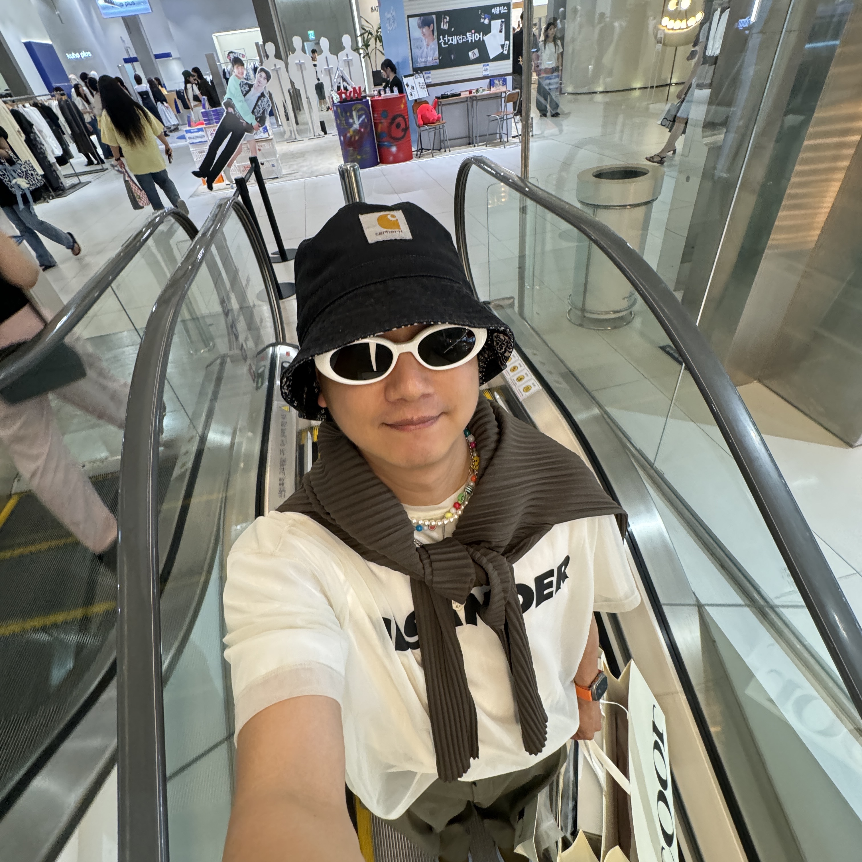 Gentle Monster x Maison Margiela MM107 White Black, Jil Sander Logo T-Shirt Natural 착용 스타일 - 1
