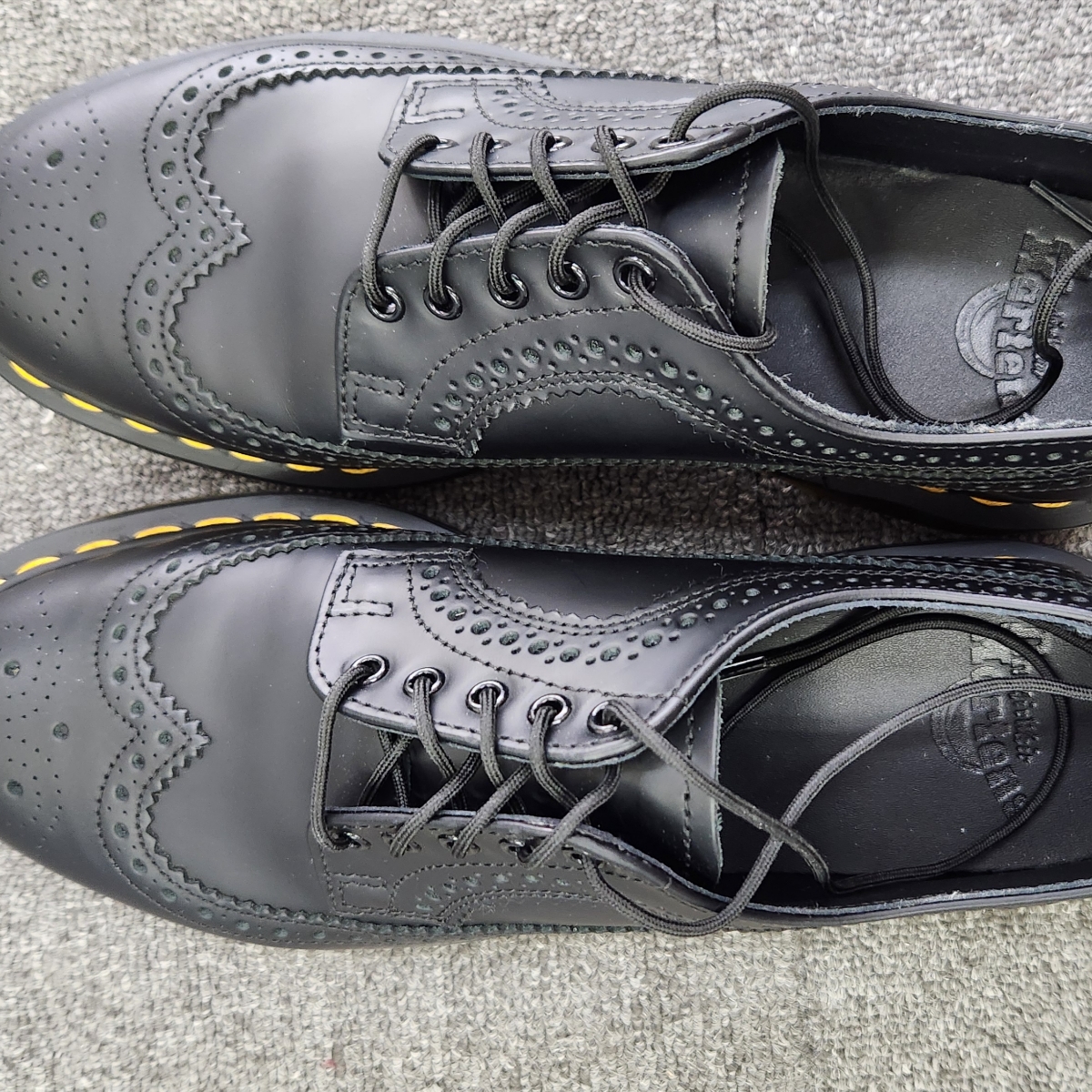 Dr. Martens 3989 YS Black Smooth 착용 스타일 - 3