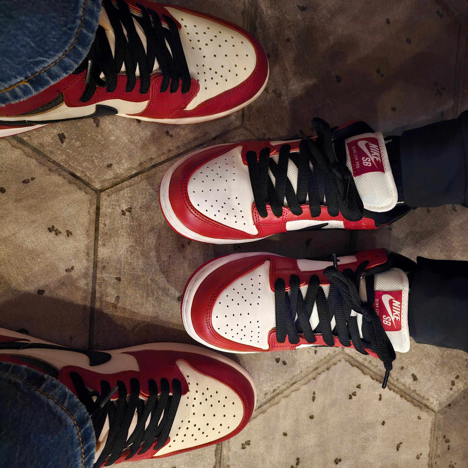 Nike SB Dunk Low Pro Chicago, Jordan 1 Retro High OG Chicago 2022 착용 스타일