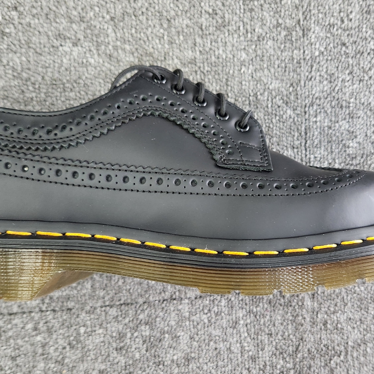 Dr. Martens 3989 YS Black Smooth 착용 스타일 - 1