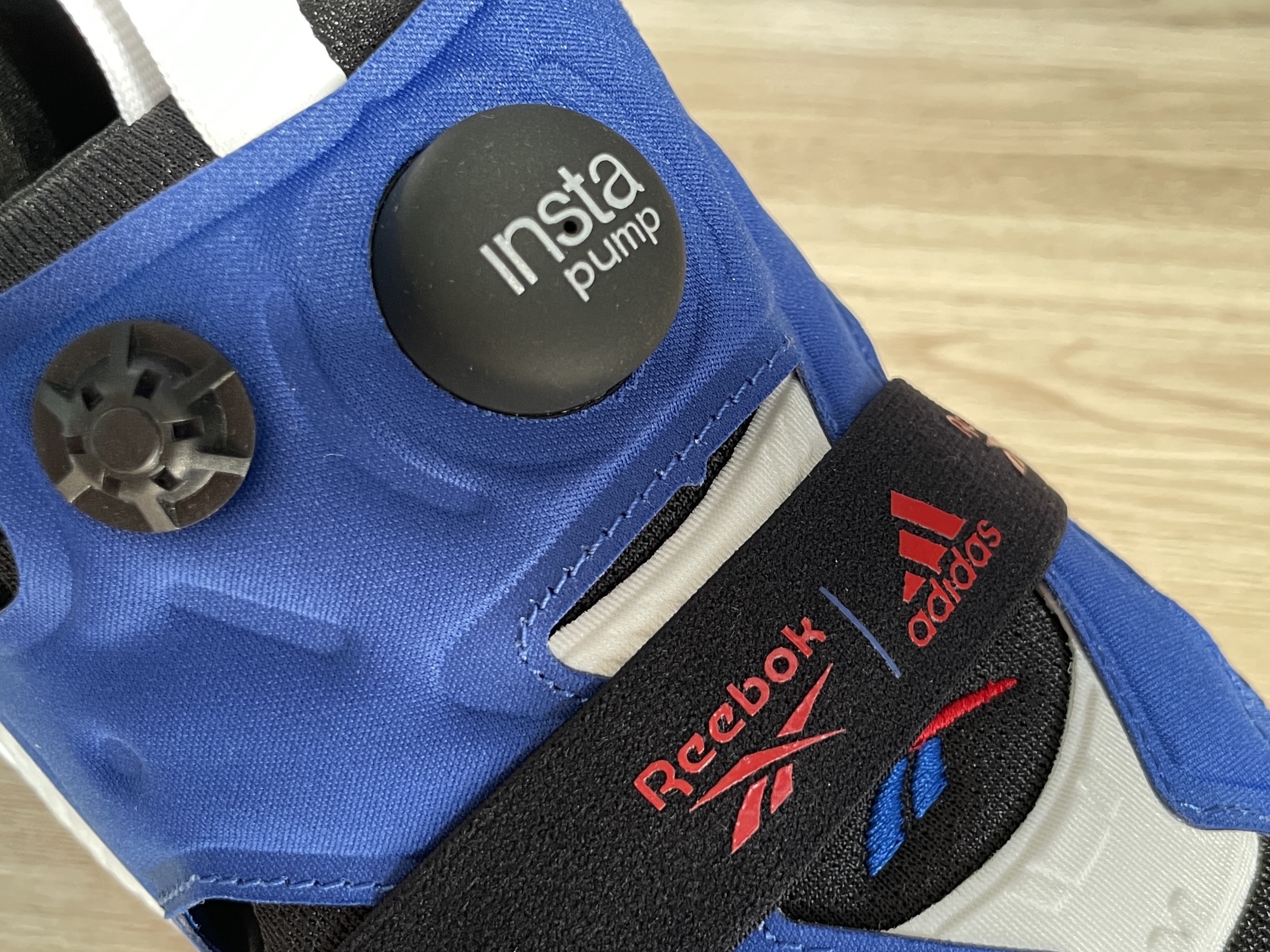 Reebok x Adidas Instapump Fury Boost Blue 착용 스타일 - 4
