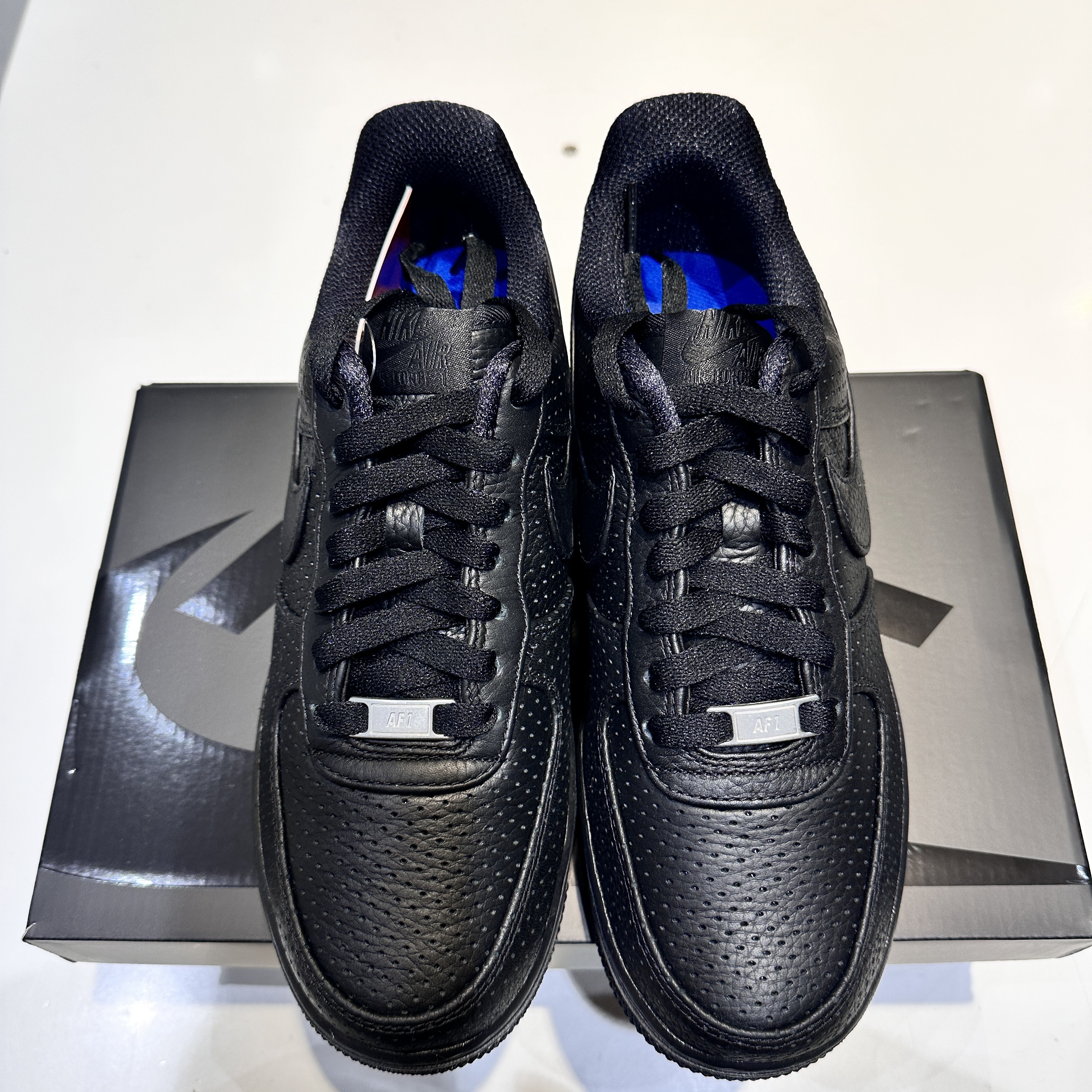 Nike Air Force 1 SP Black 착용 스타일 - 1