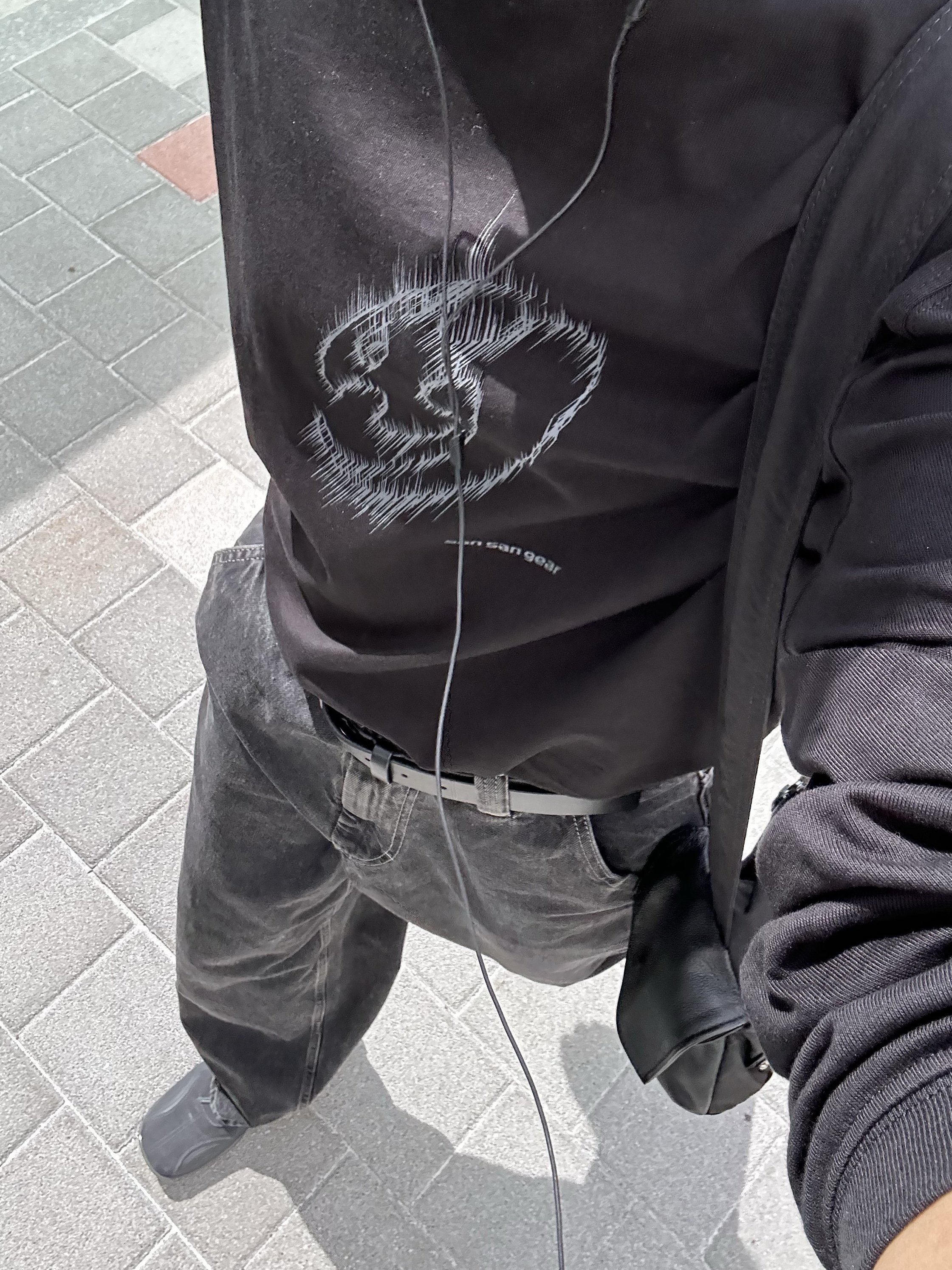 Pemont Square Gray 착용 스타일