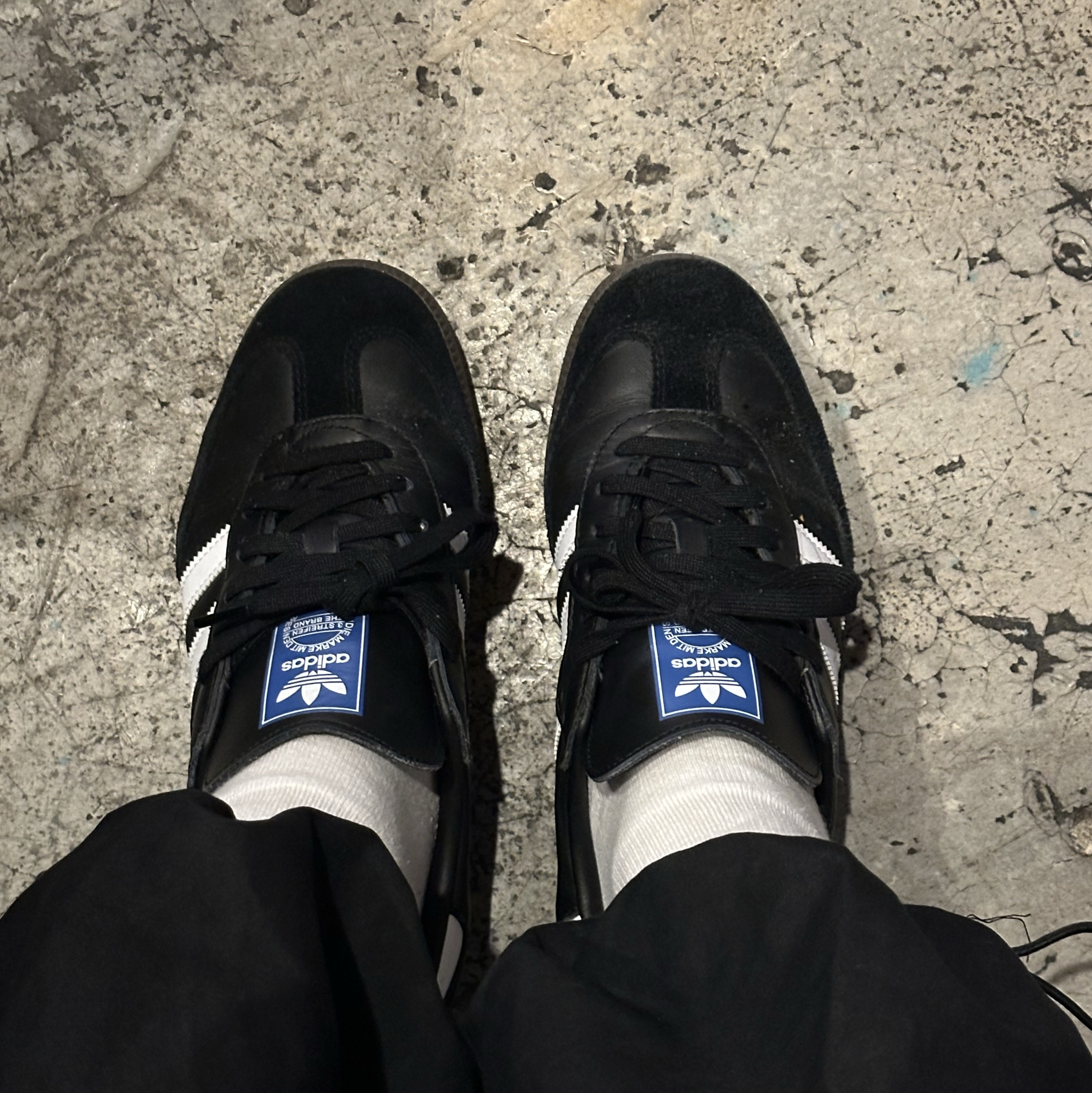 Adidas Samba OG Black White Gum 착용 스타일 - 1