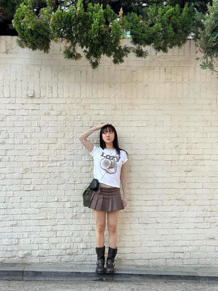 Fillintheblank Crinkle Onigiri Coin Bag Brown 착용 스타일